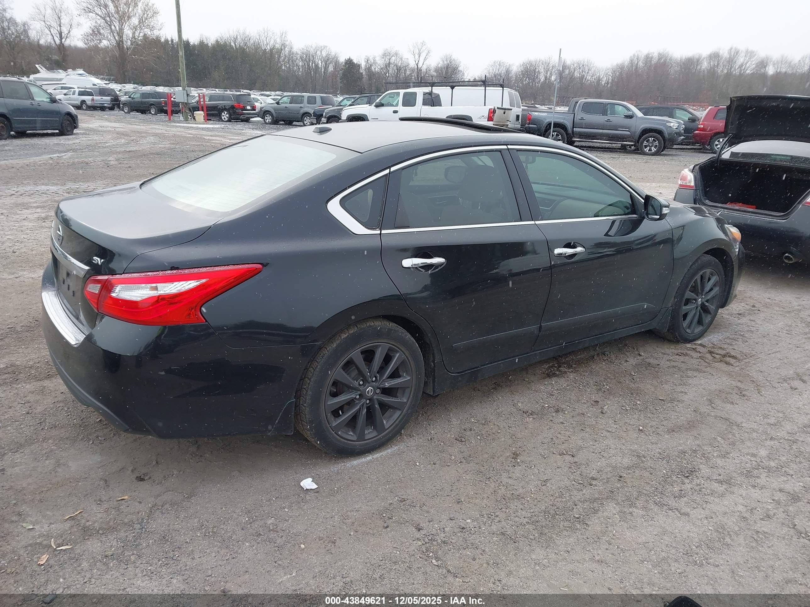 NISSAN ALTIMA image 4
