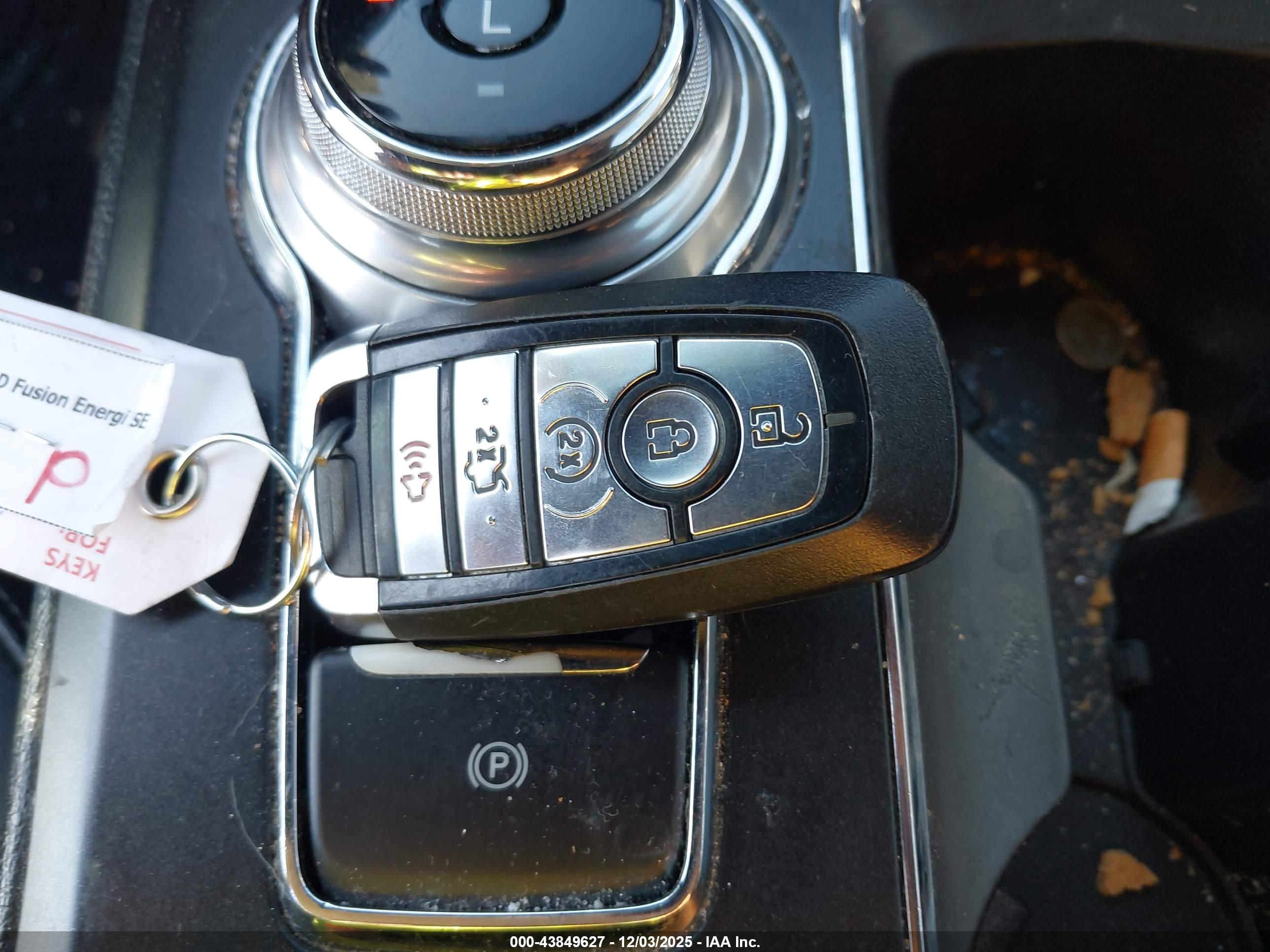 FORD FUSION image 11