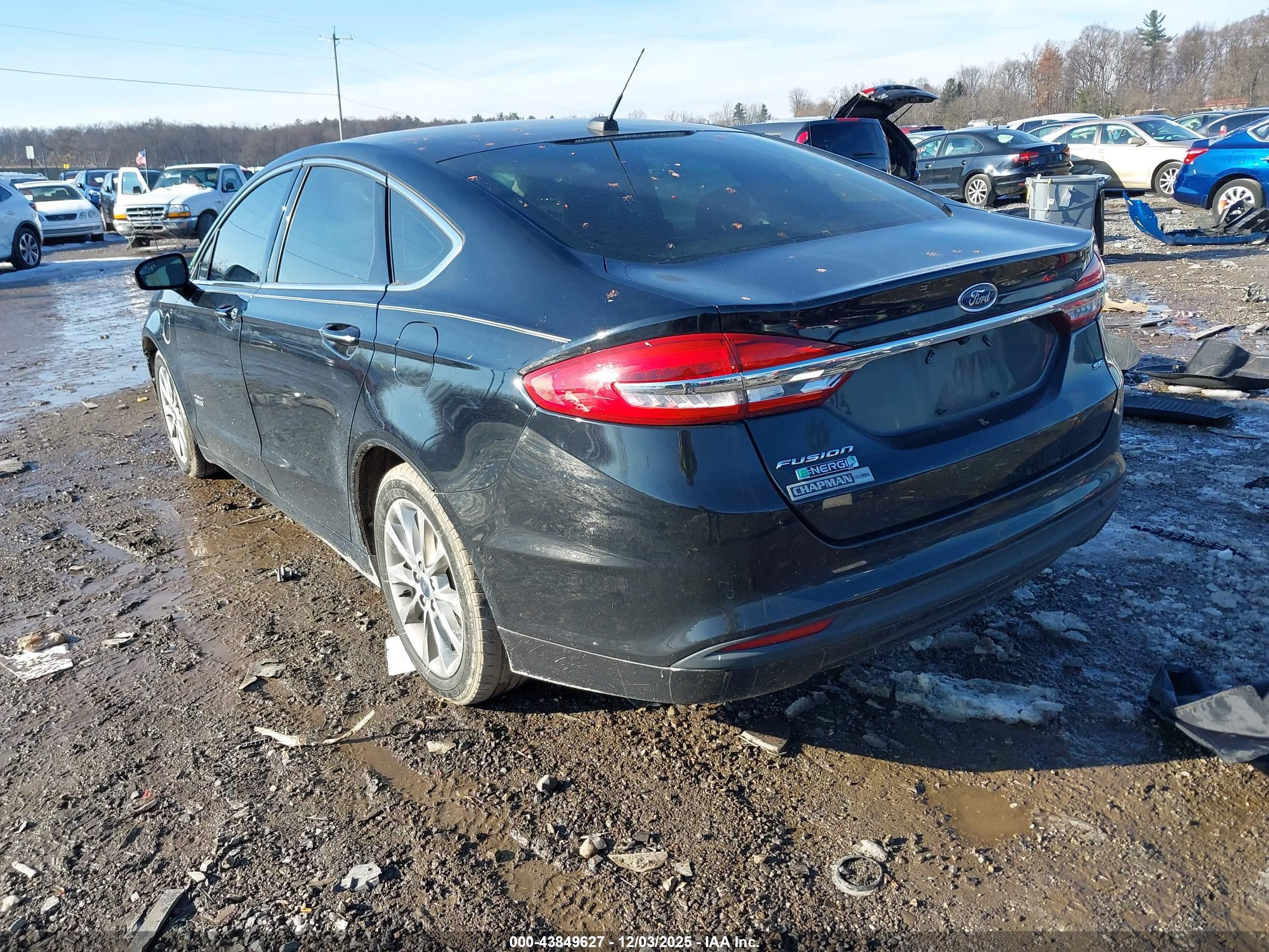 FORD FUSION image 3