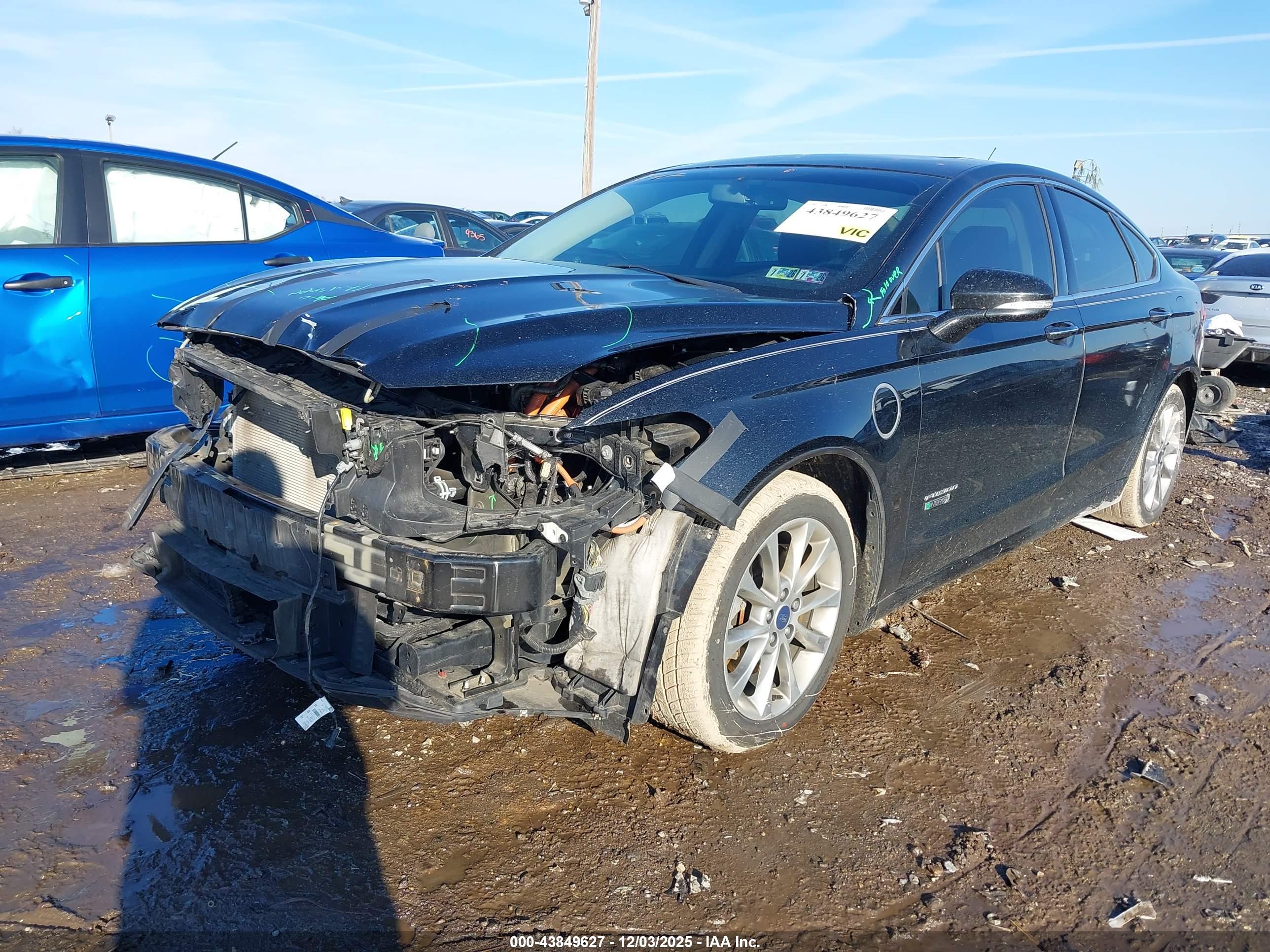 FORD FUSION image 6