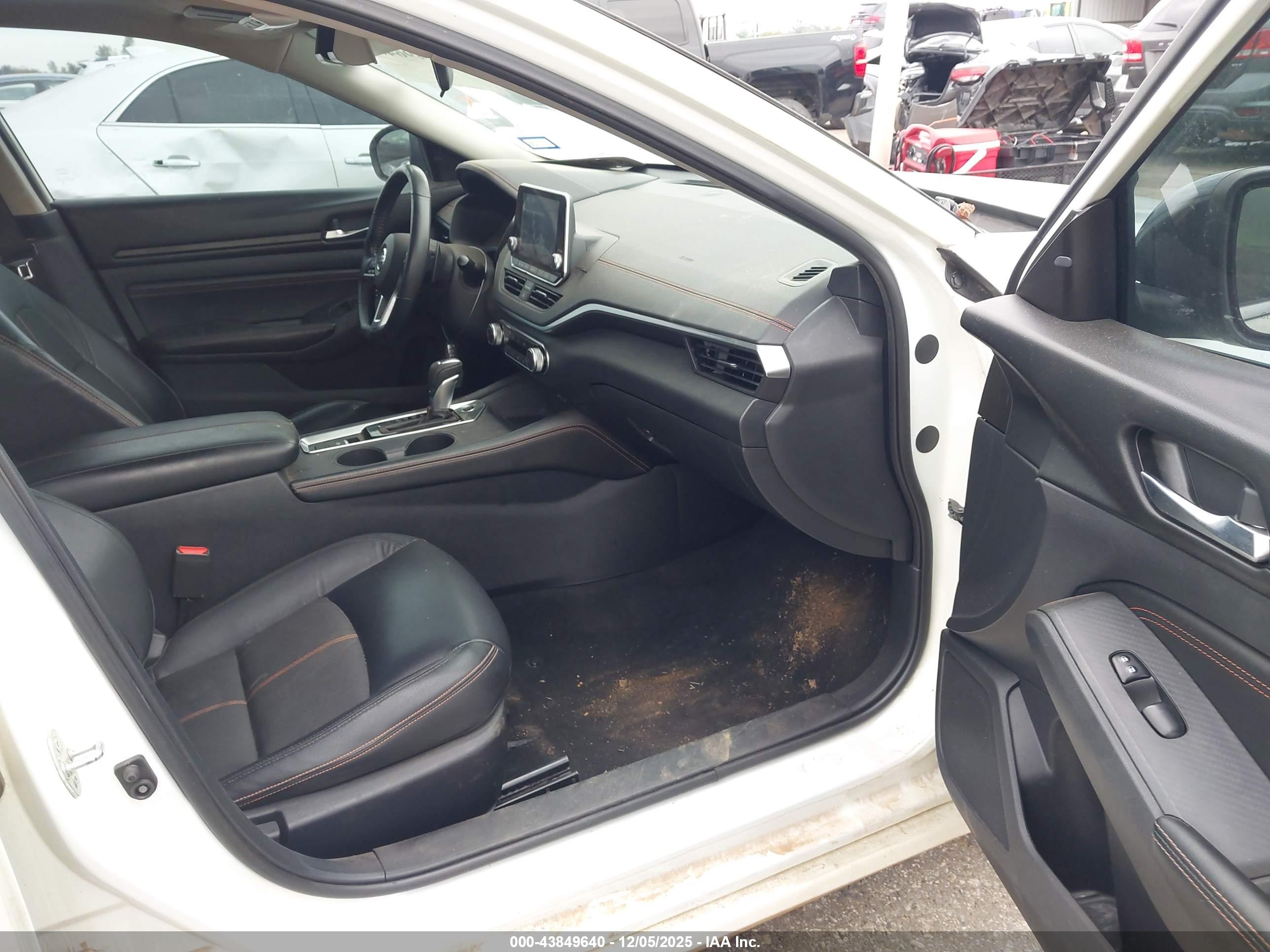 NISSAN ALTIMA image 5