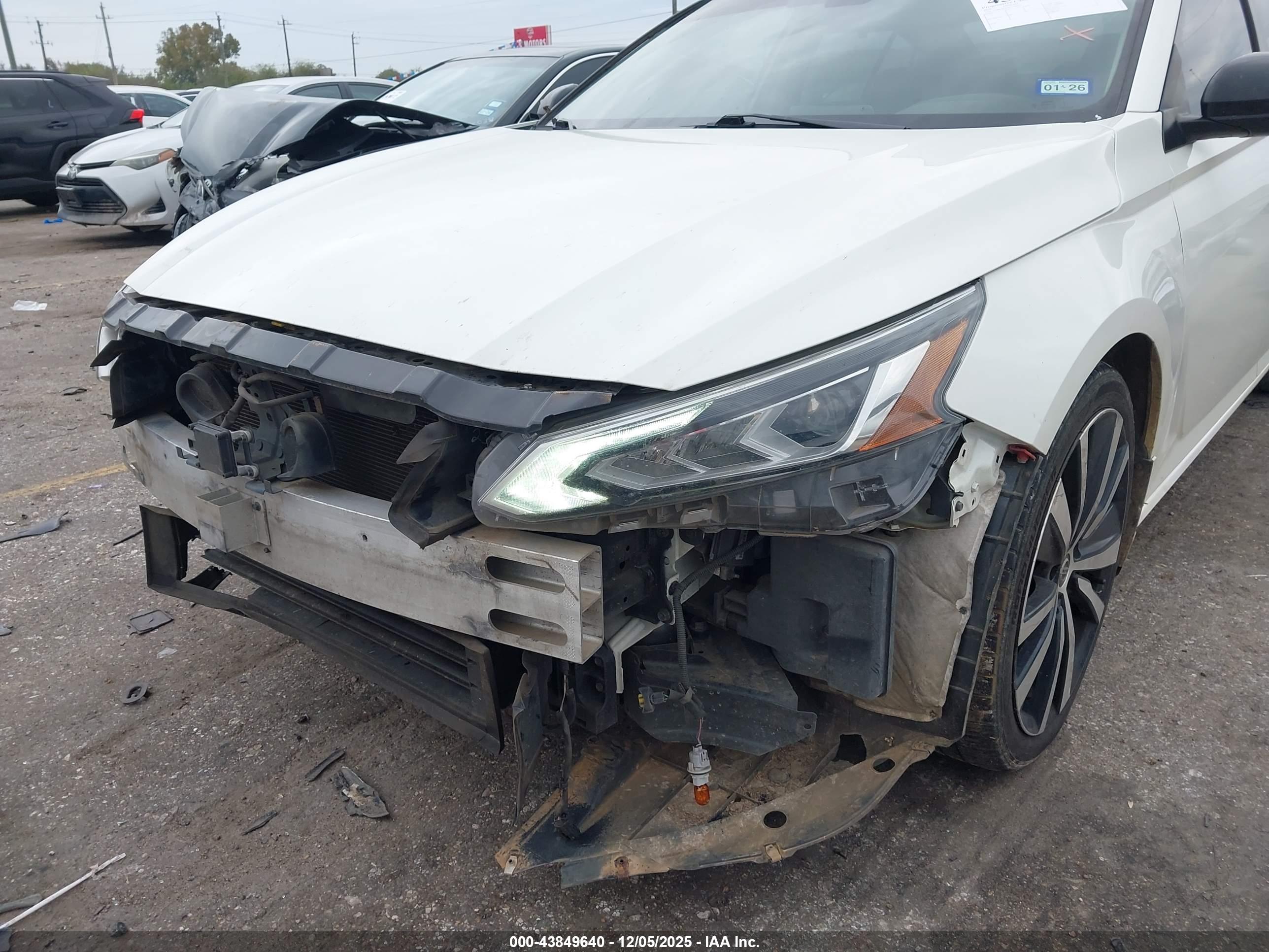 NISSAN ALTIMA image 6