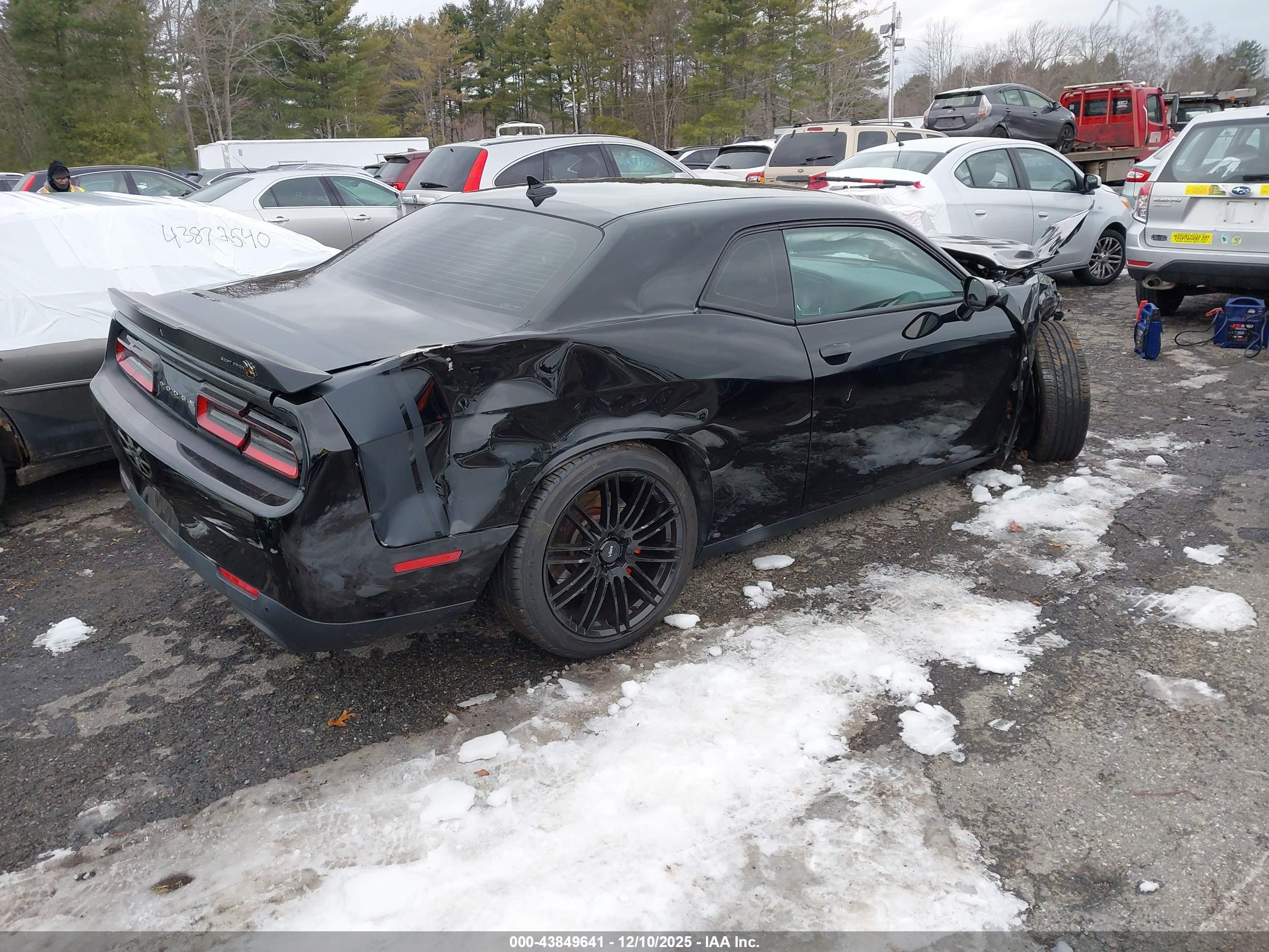 DODGE CHALLENGER image 4