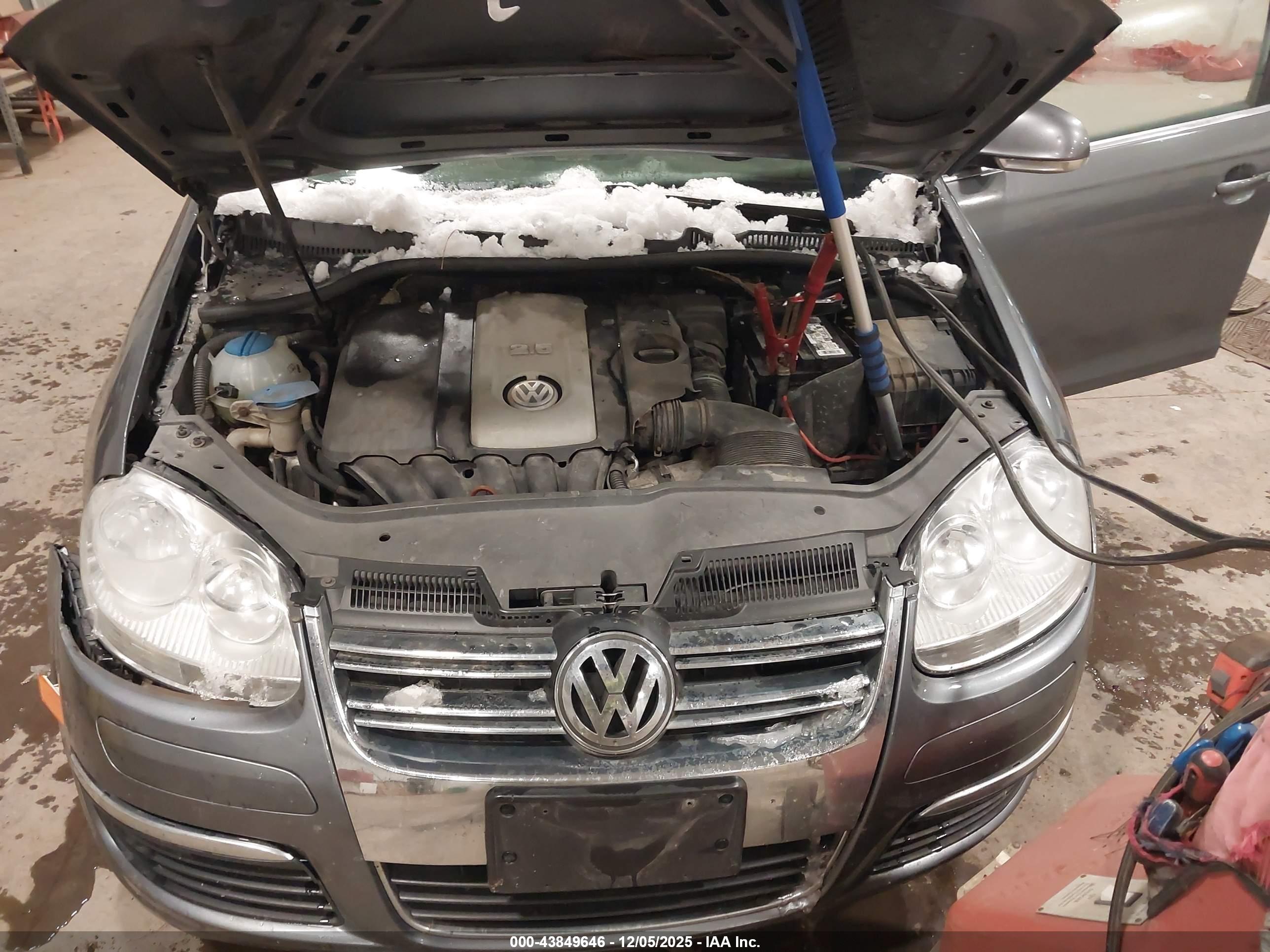 VOLKSWAGEN JETTA image 10