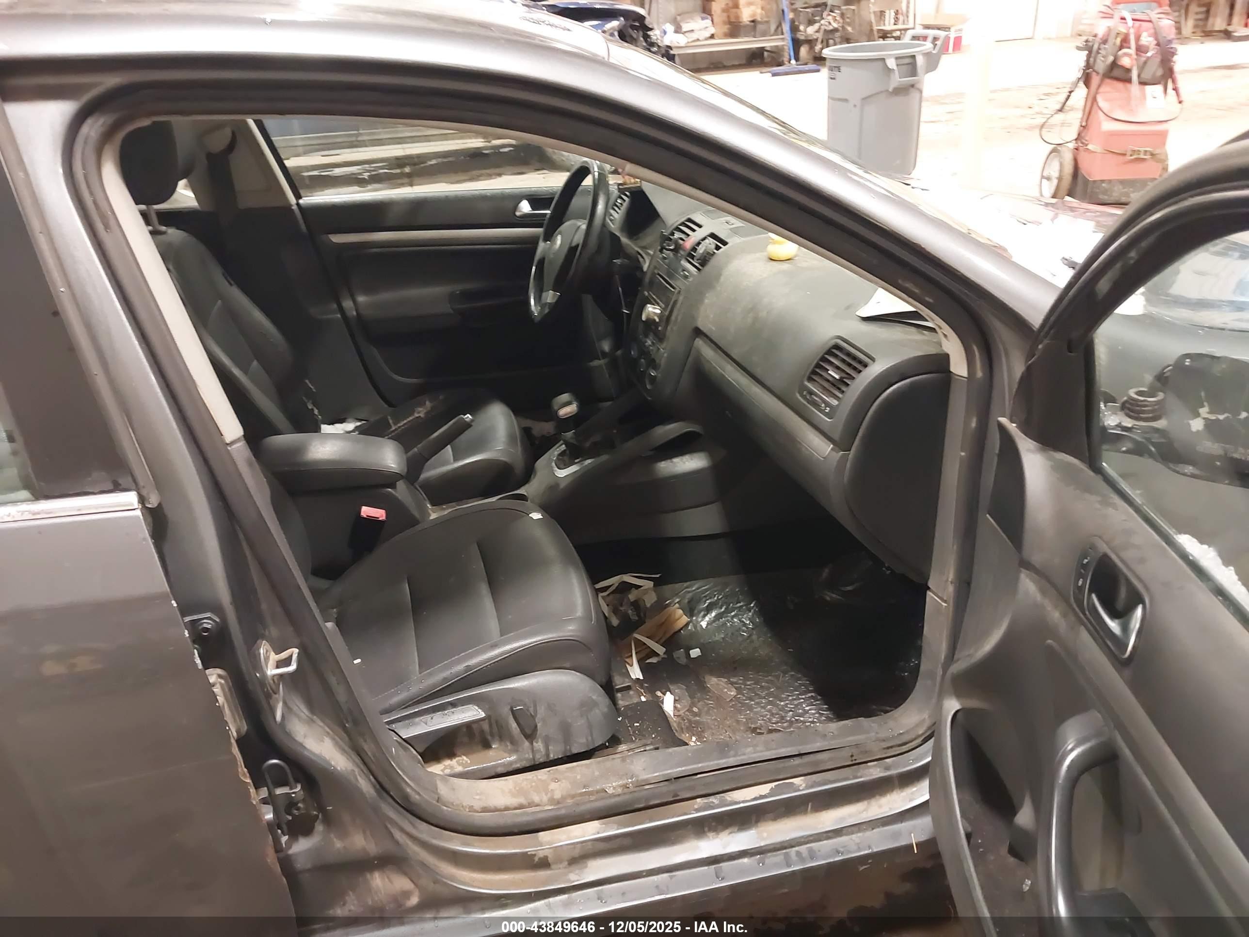 VOLKSWAGEN JETTA image 5