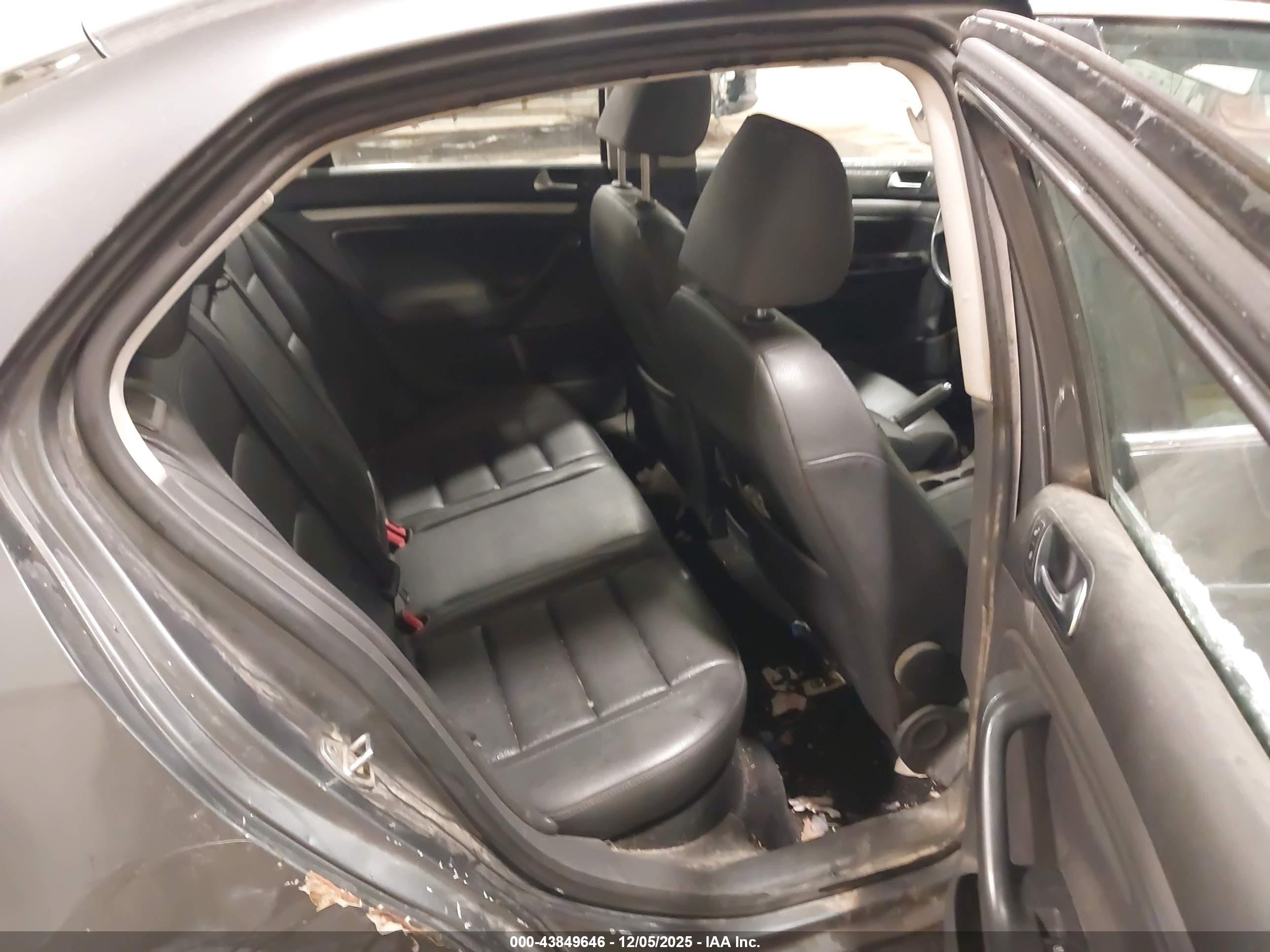 VOLKSWAGEN JETTA image 8