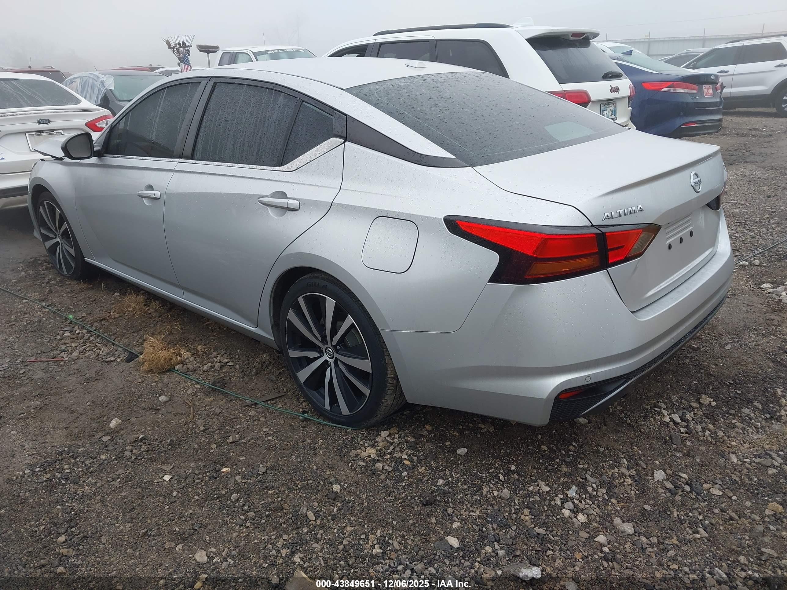 NISSAN ALTIMA image 3