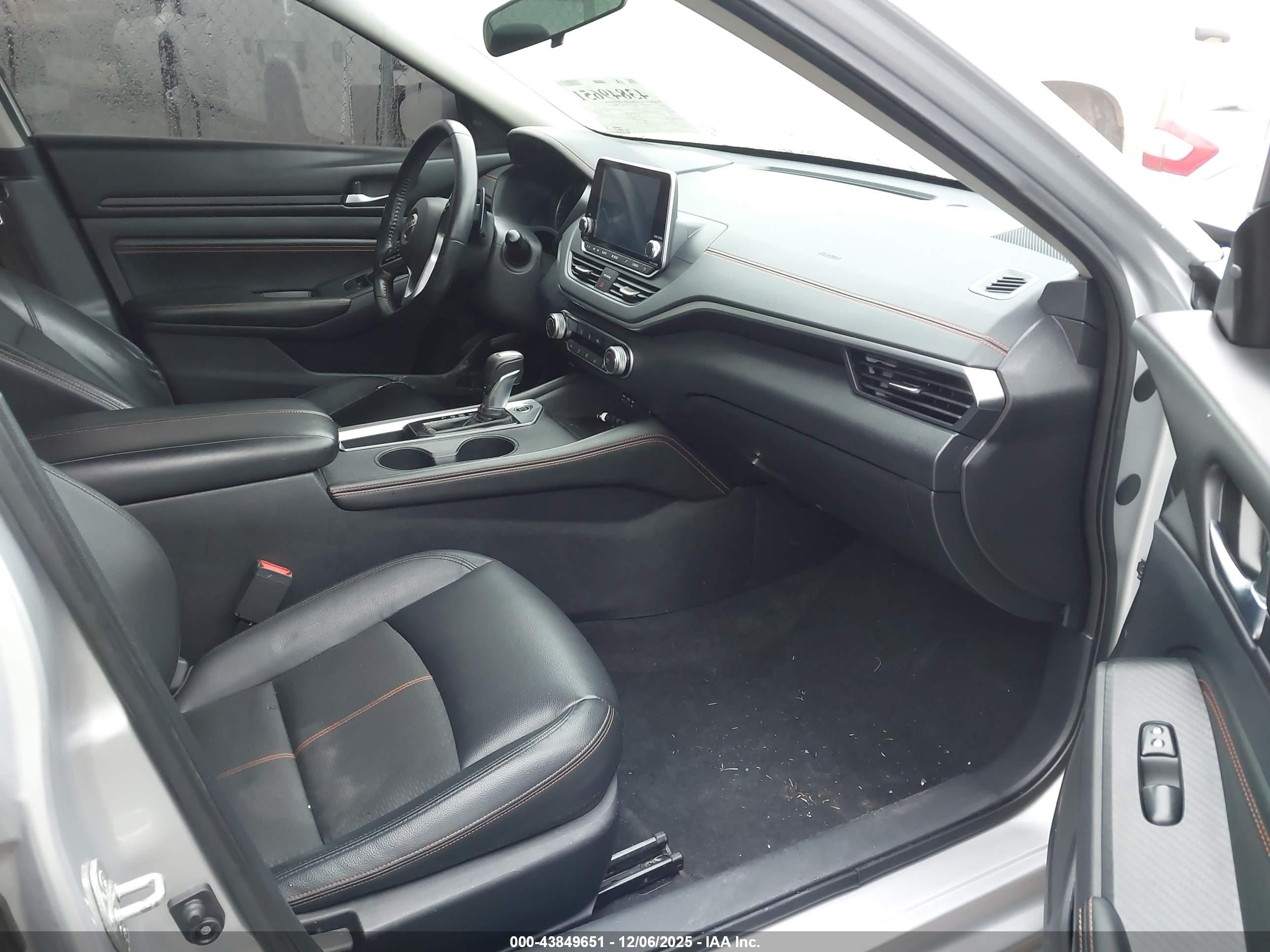 NISSAN ALTIMA image 5