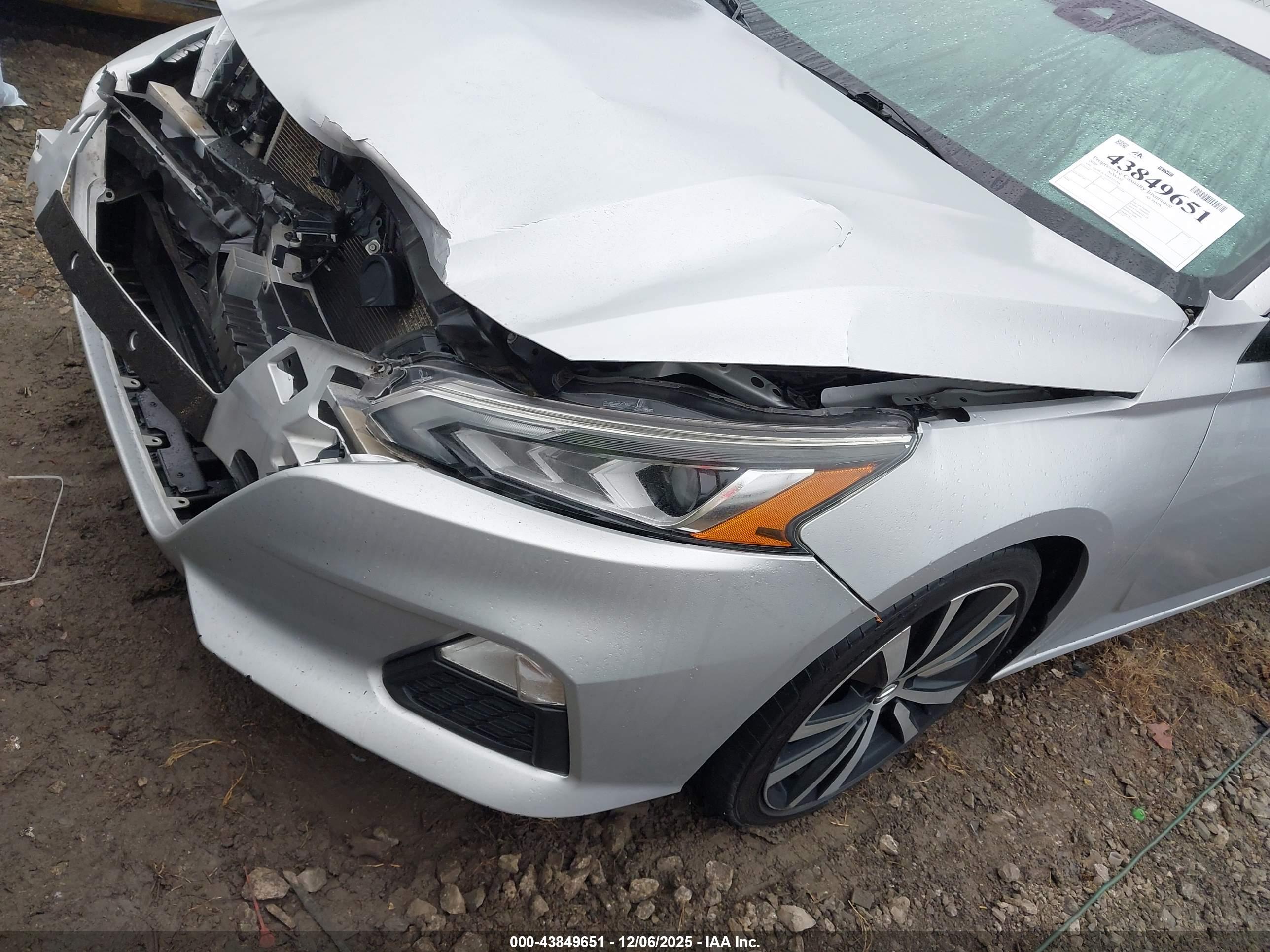 NISSAN ALTIMA image 6