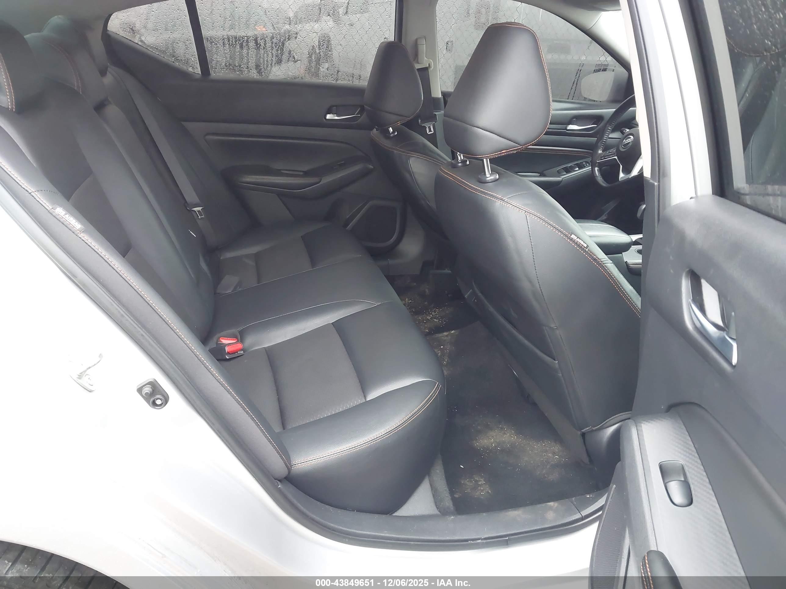 NISSAN ALTIMA image 8