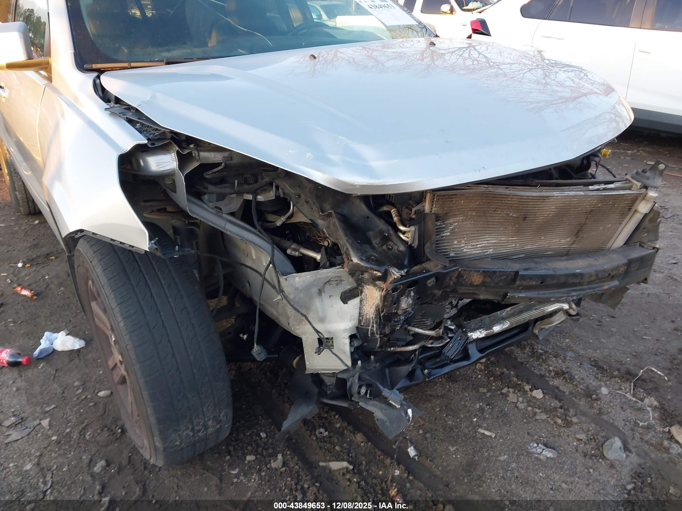 CHEVROLET TRAVERSE image 6