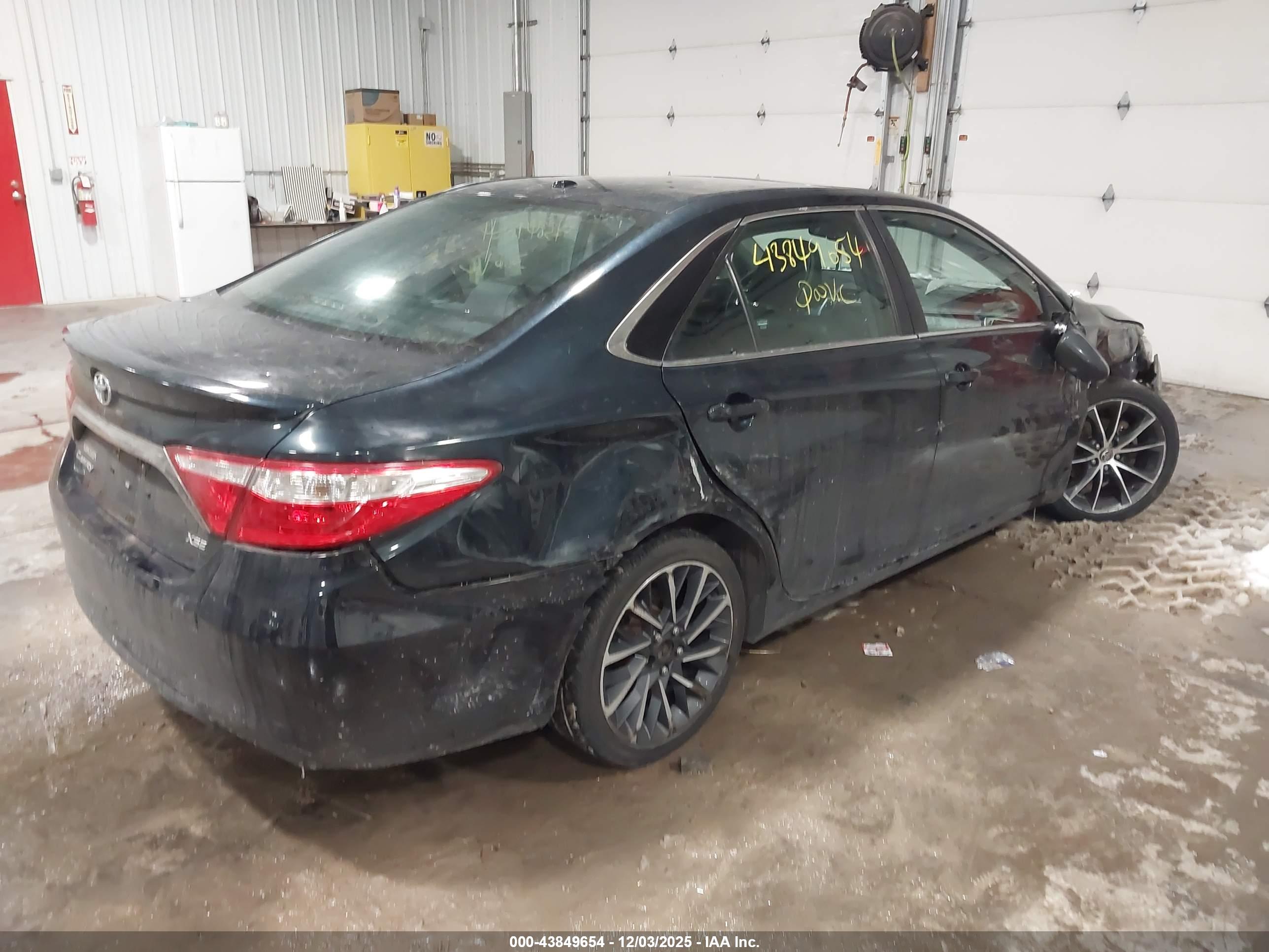 TOYOTA CAMRY image 4