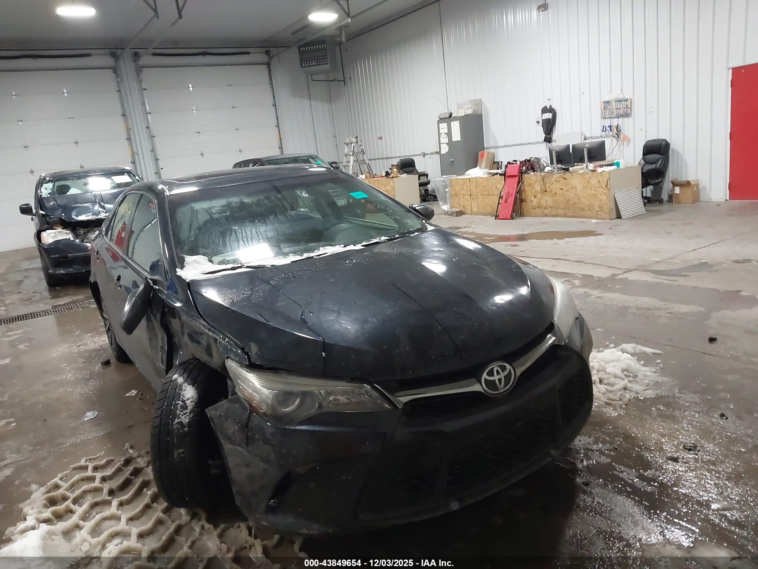 TOYOTA CAMRY image 6