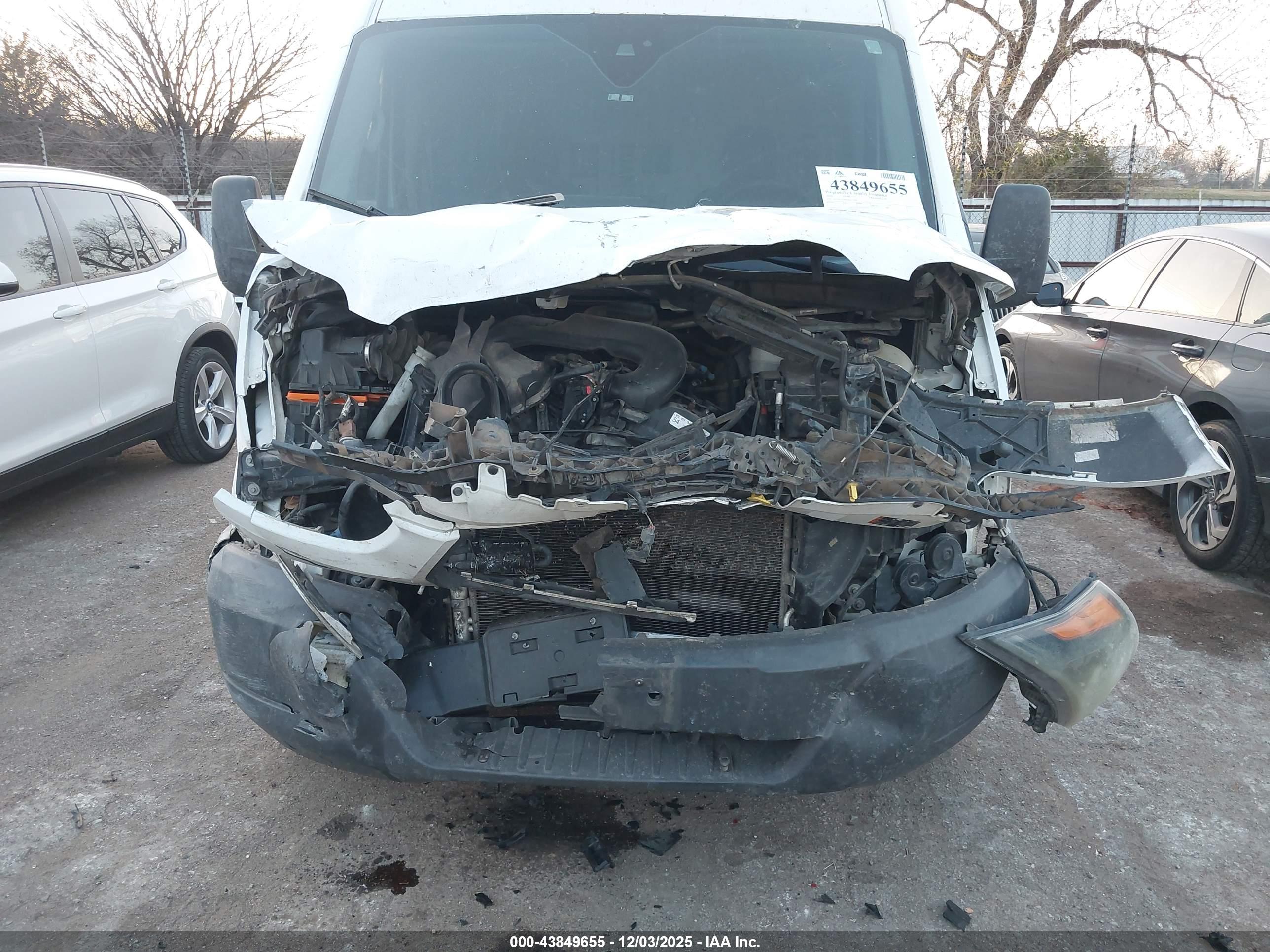 FORD TRANSIT-250 image 6