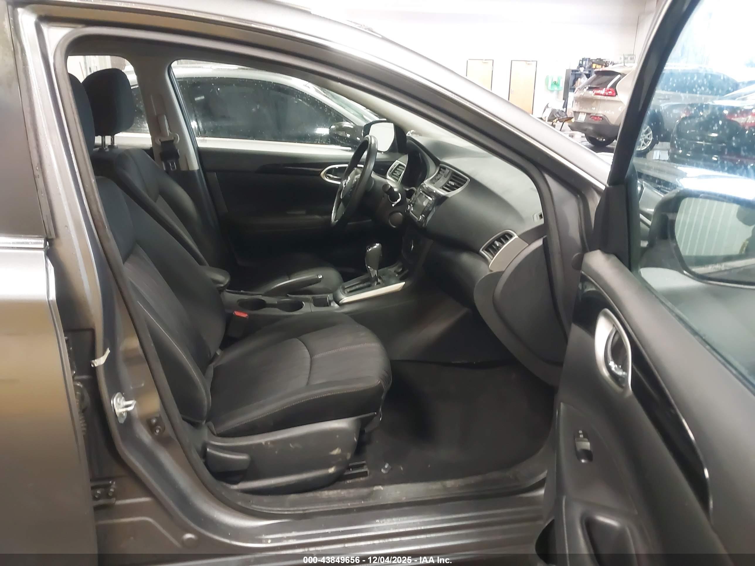 NISSAN SENTRA image 5
