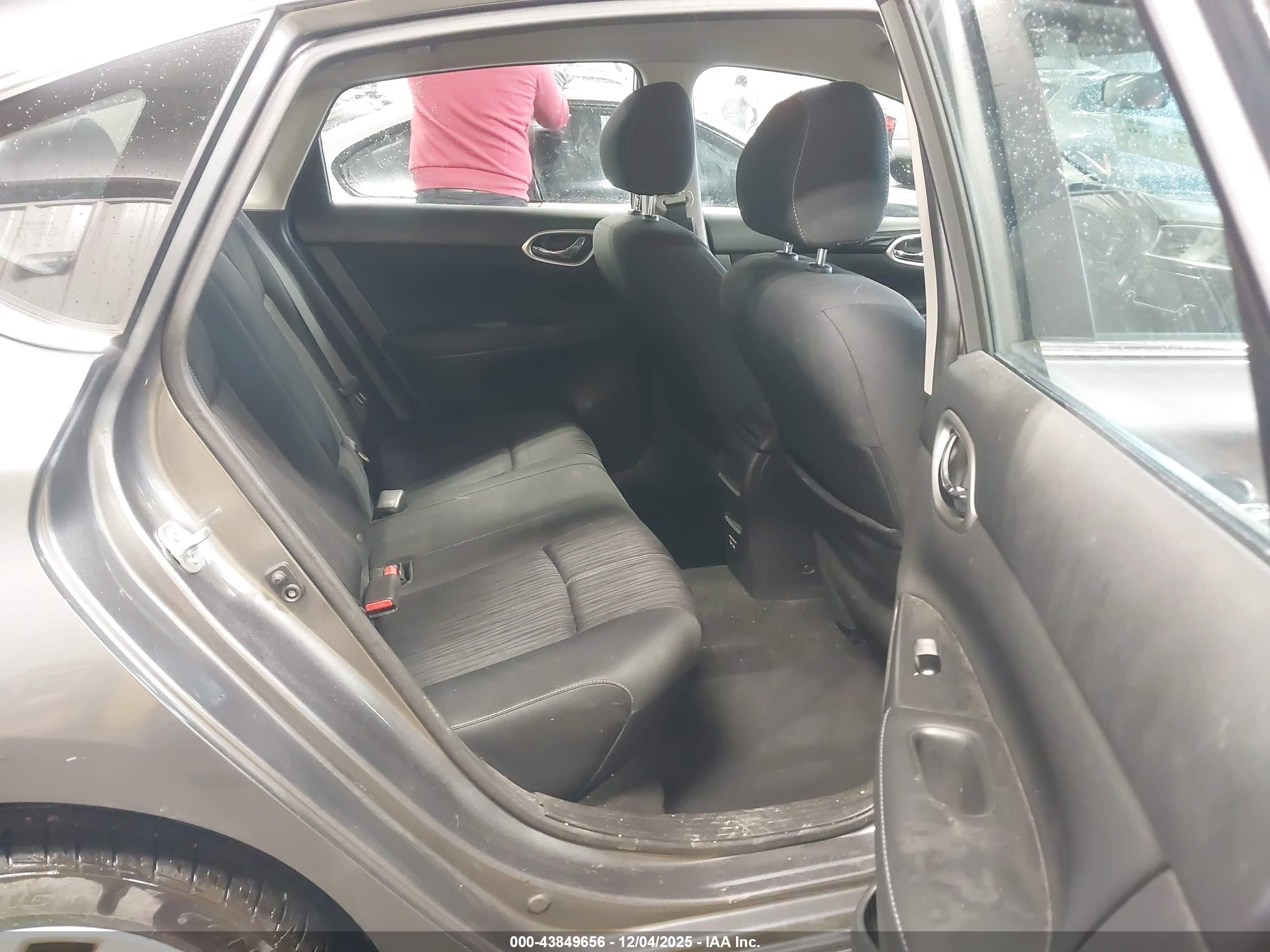 NISSAN SENTRA image 8