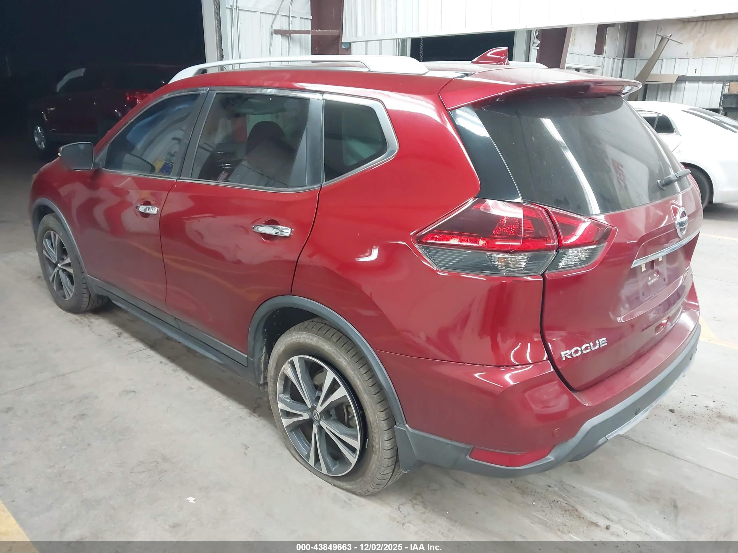 NISSAN ROGUE image 3