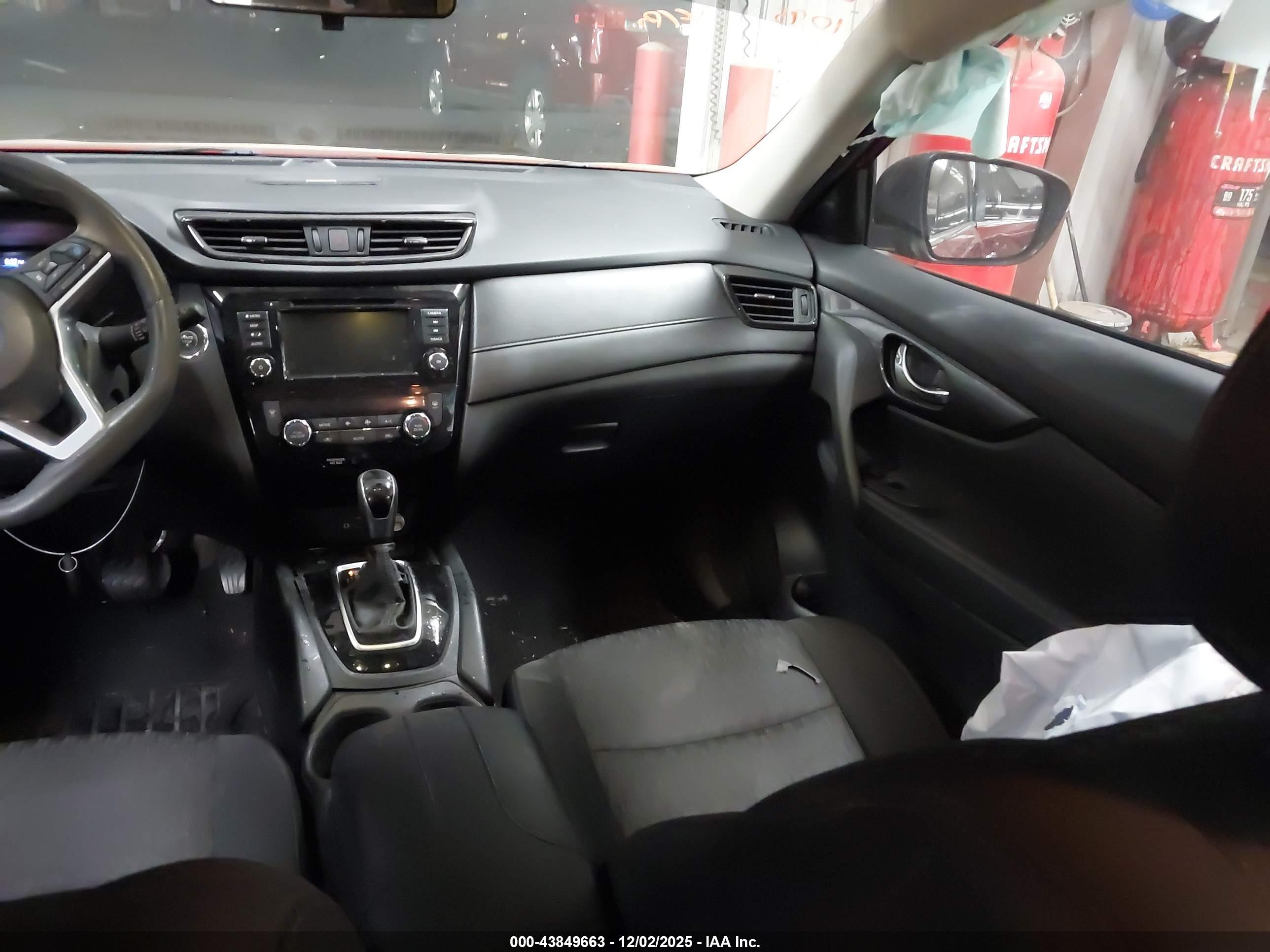 NISSAN ROGUE image 5