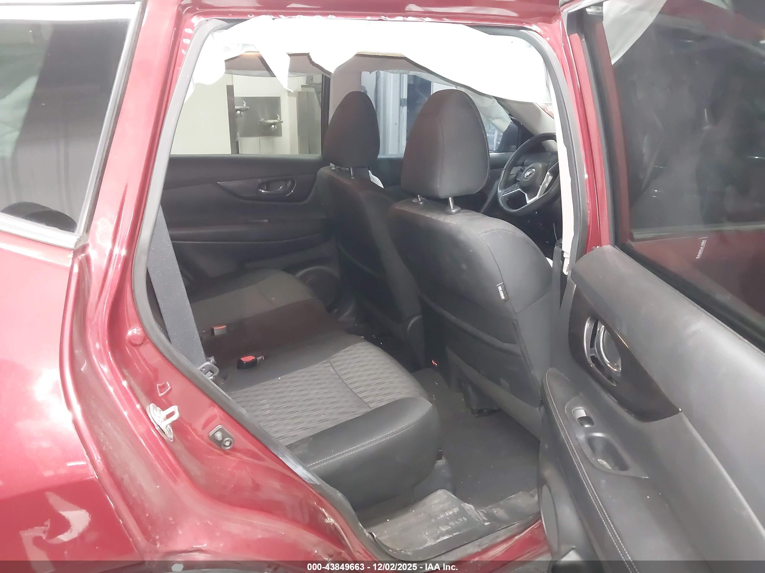 NISSAN ROGUE image 8