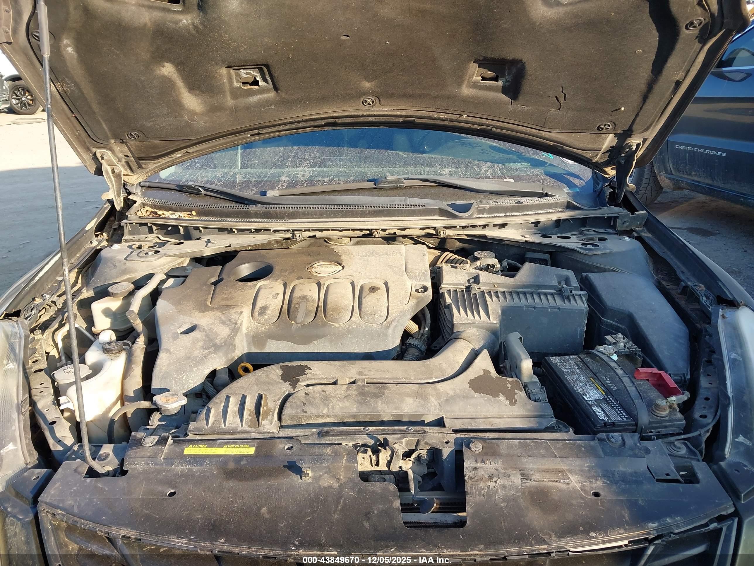 NISSAN ALTIMA image 10
