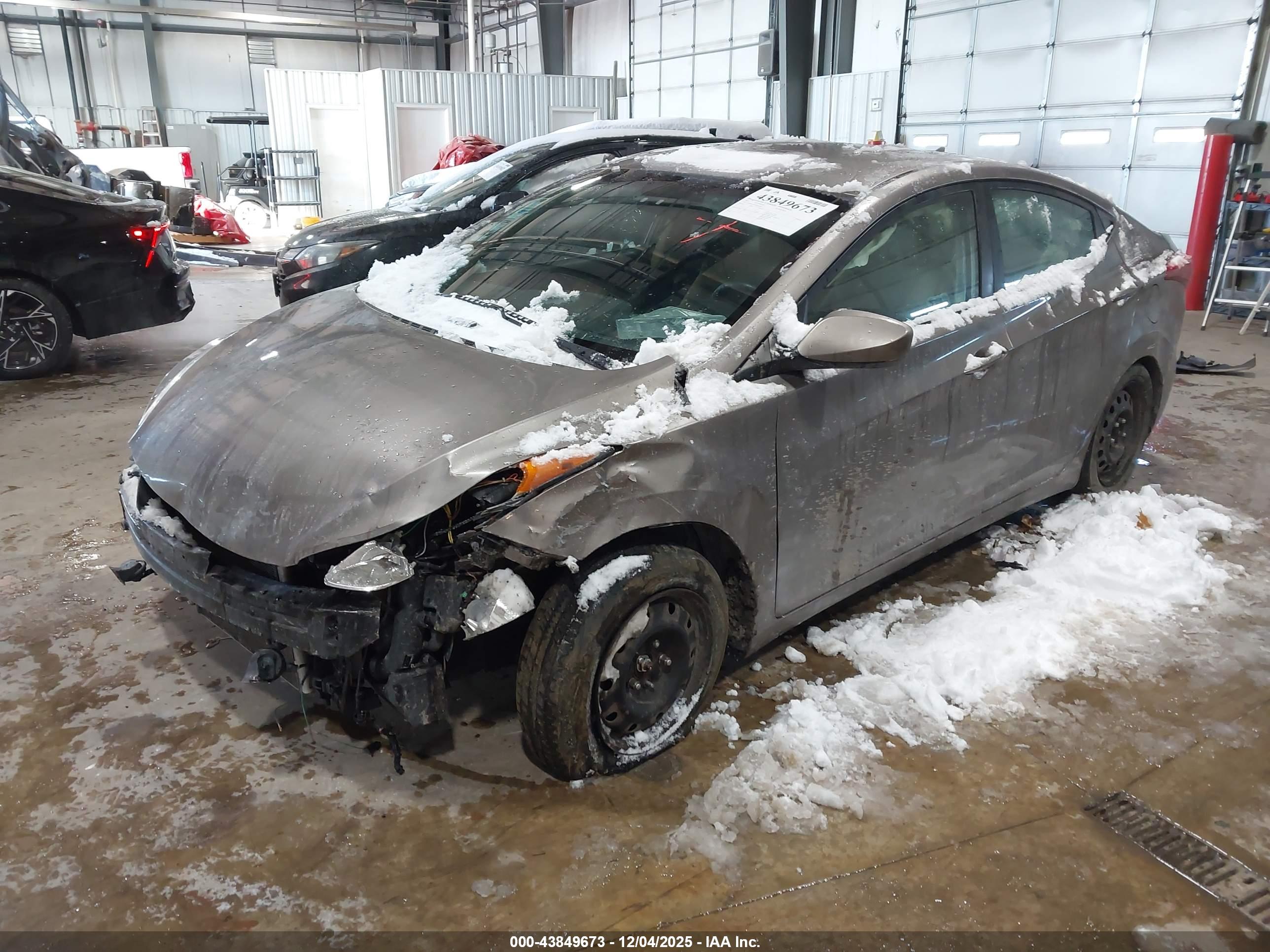 HYUNDAI ELANTRA image 2