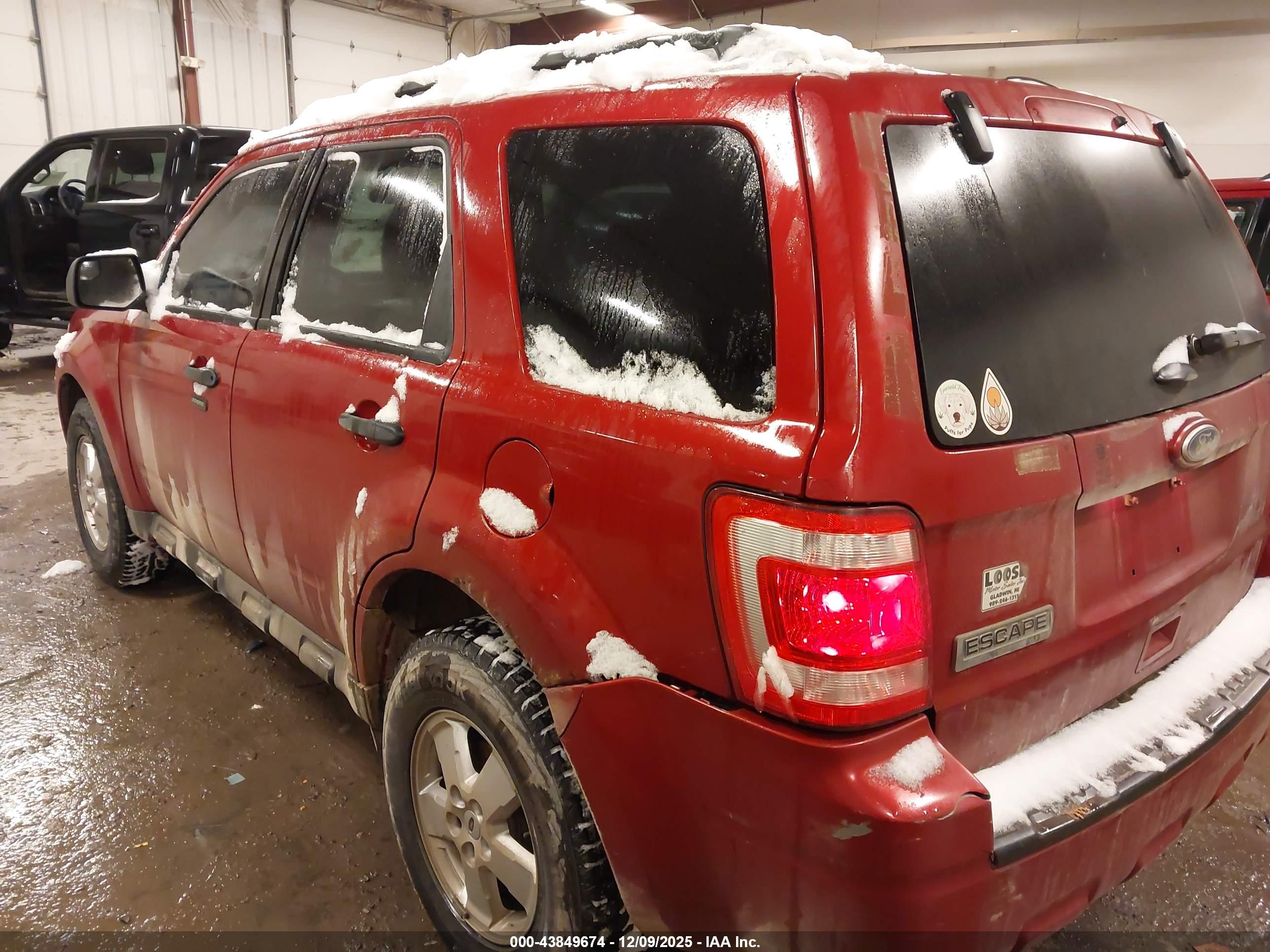 FORD ESCAPE image 3