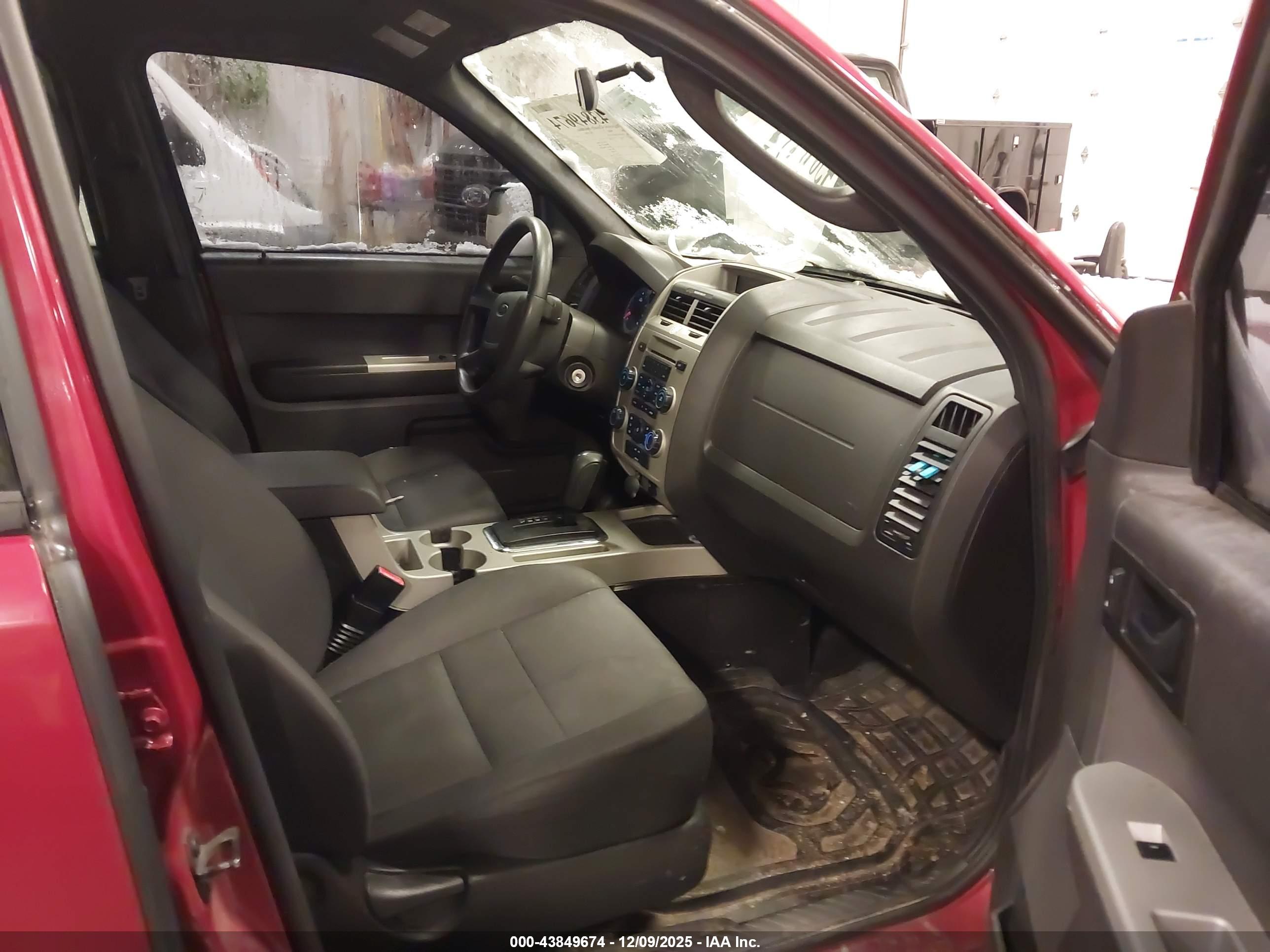 FORD ESCAPE image 5