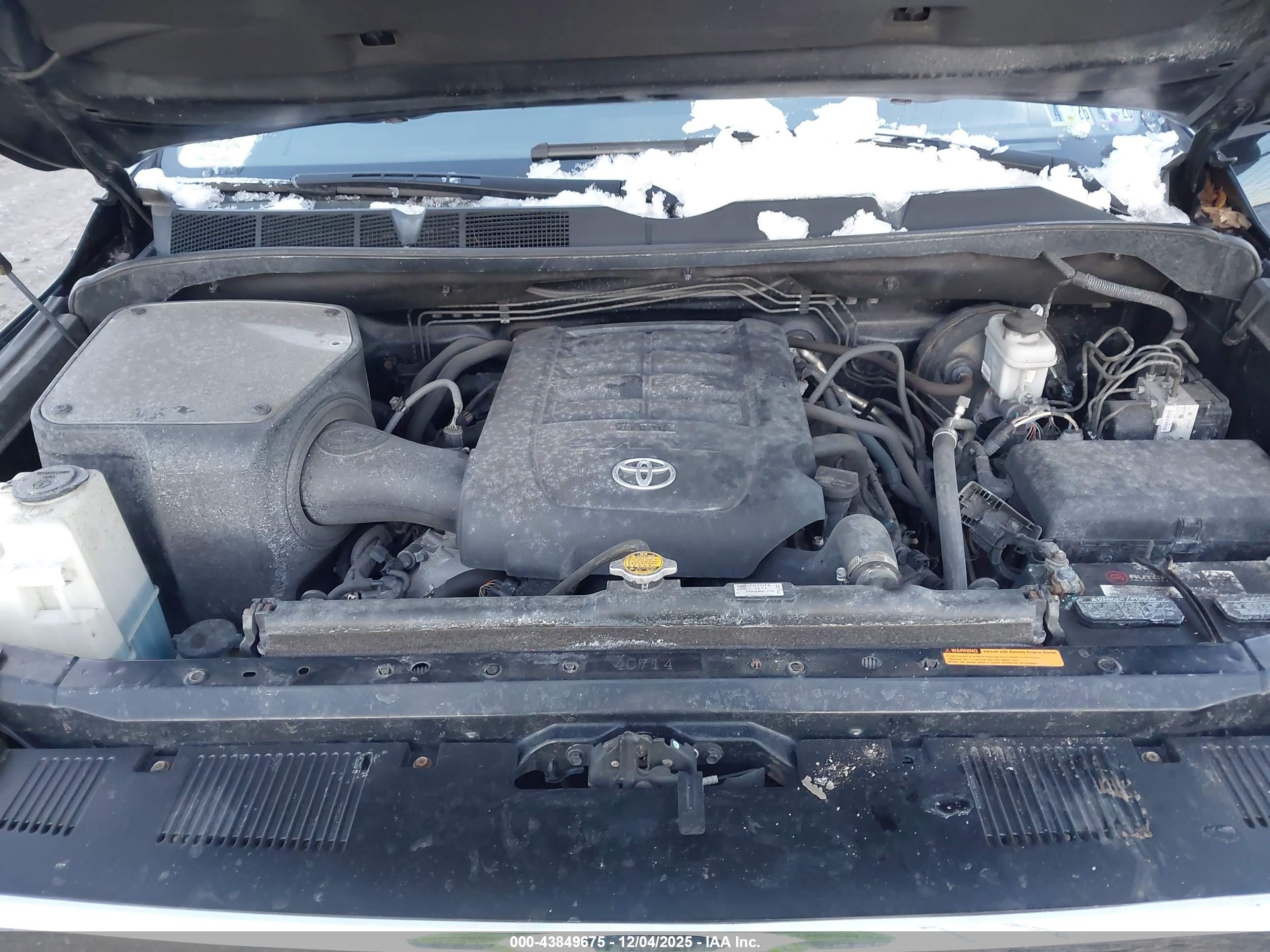 TOYOTA TUNDRA image 10