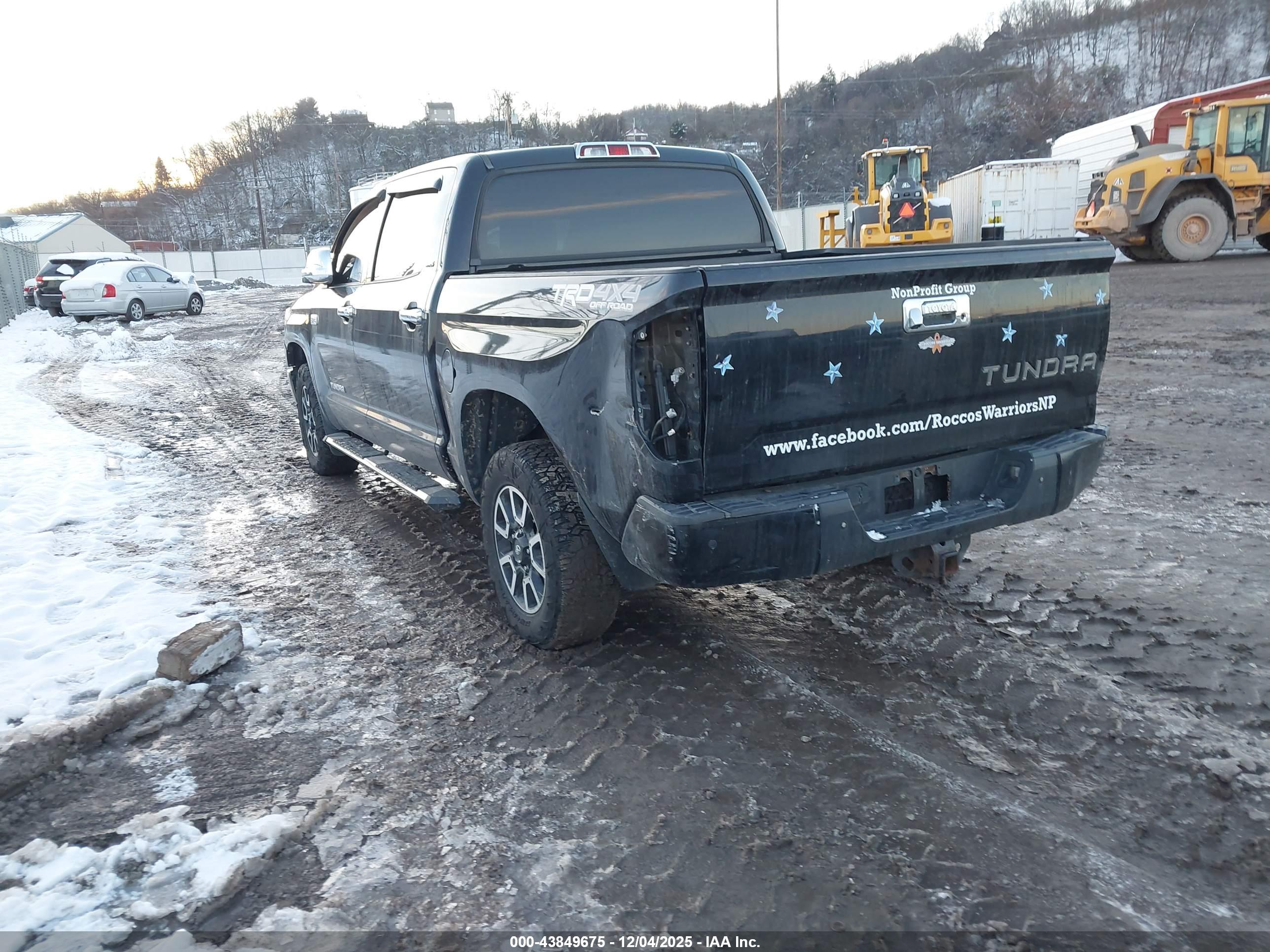 TOYOTA TUNDRA image 3