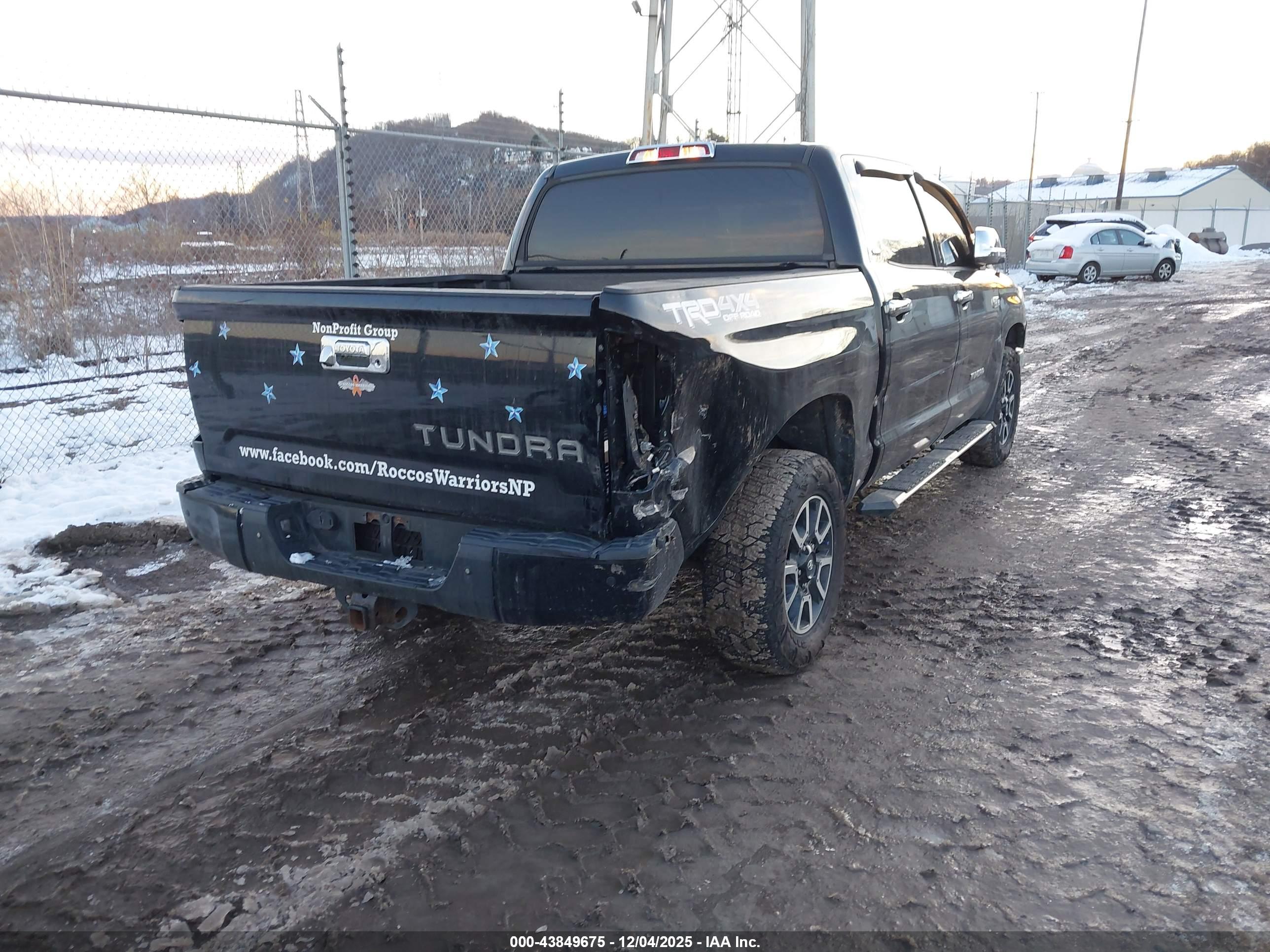 TOYOTA TUNDRA image 4