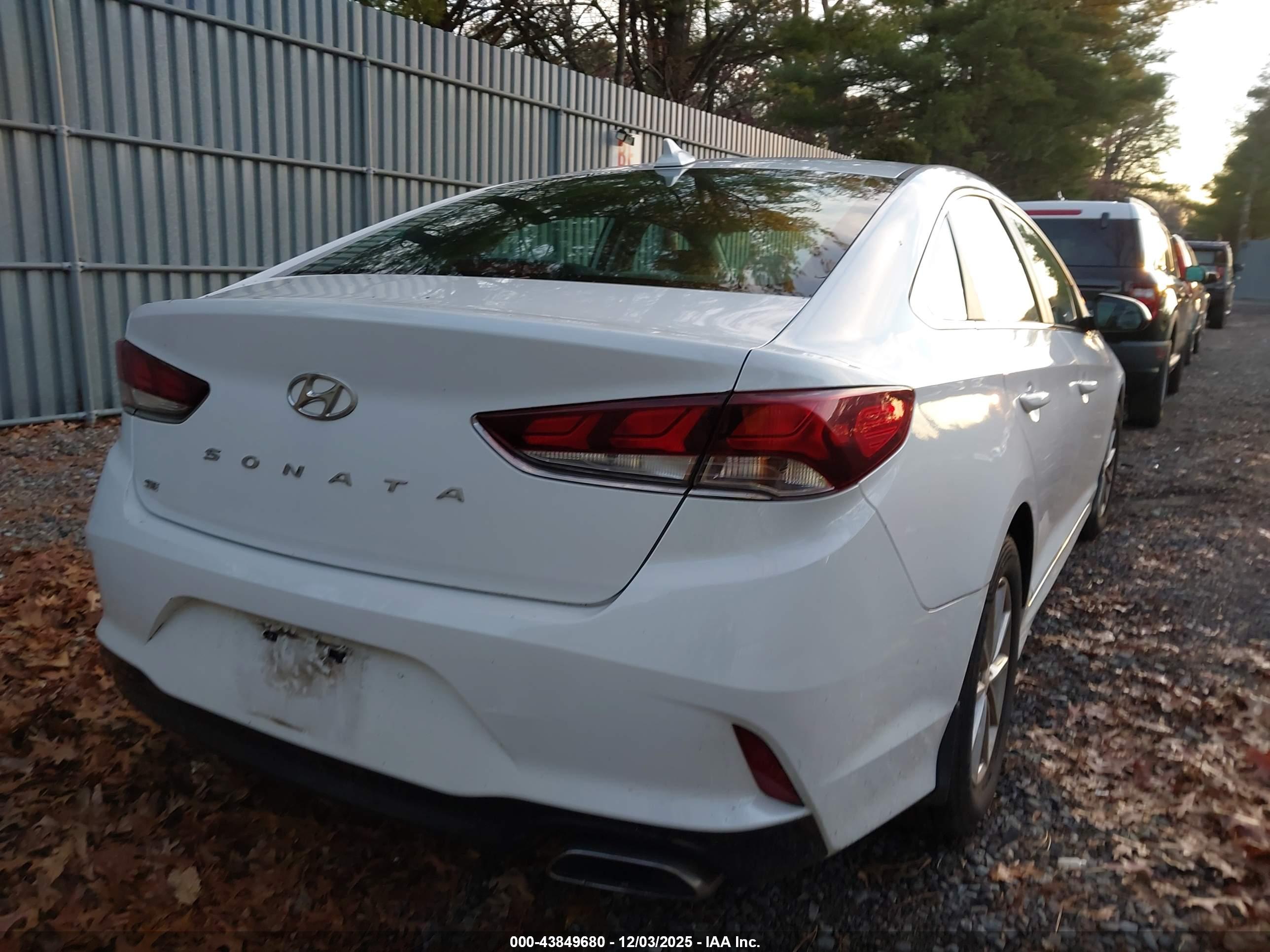 HYUNDAI SONATA image 4