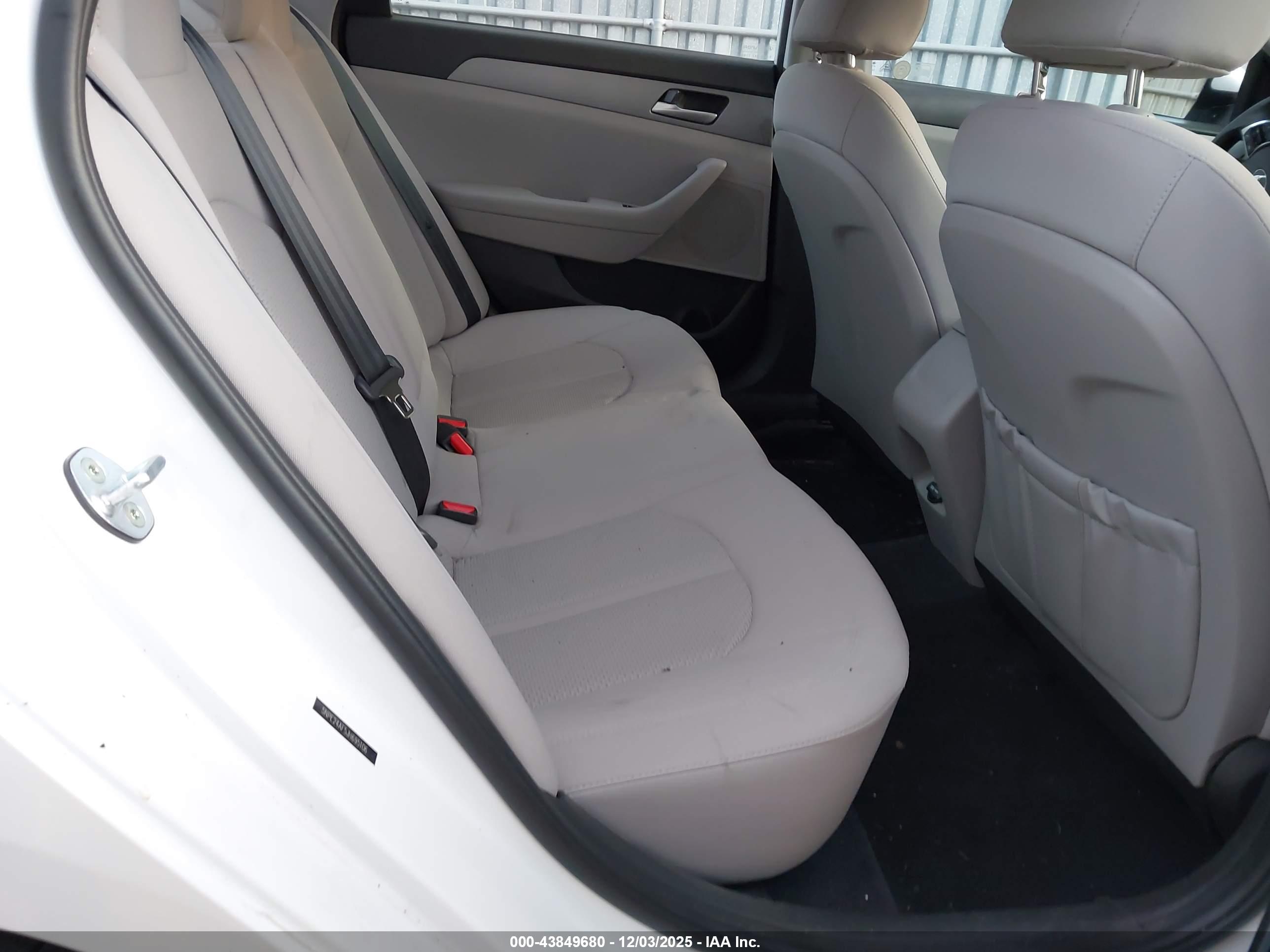 HYUNDAI SONATA image 8