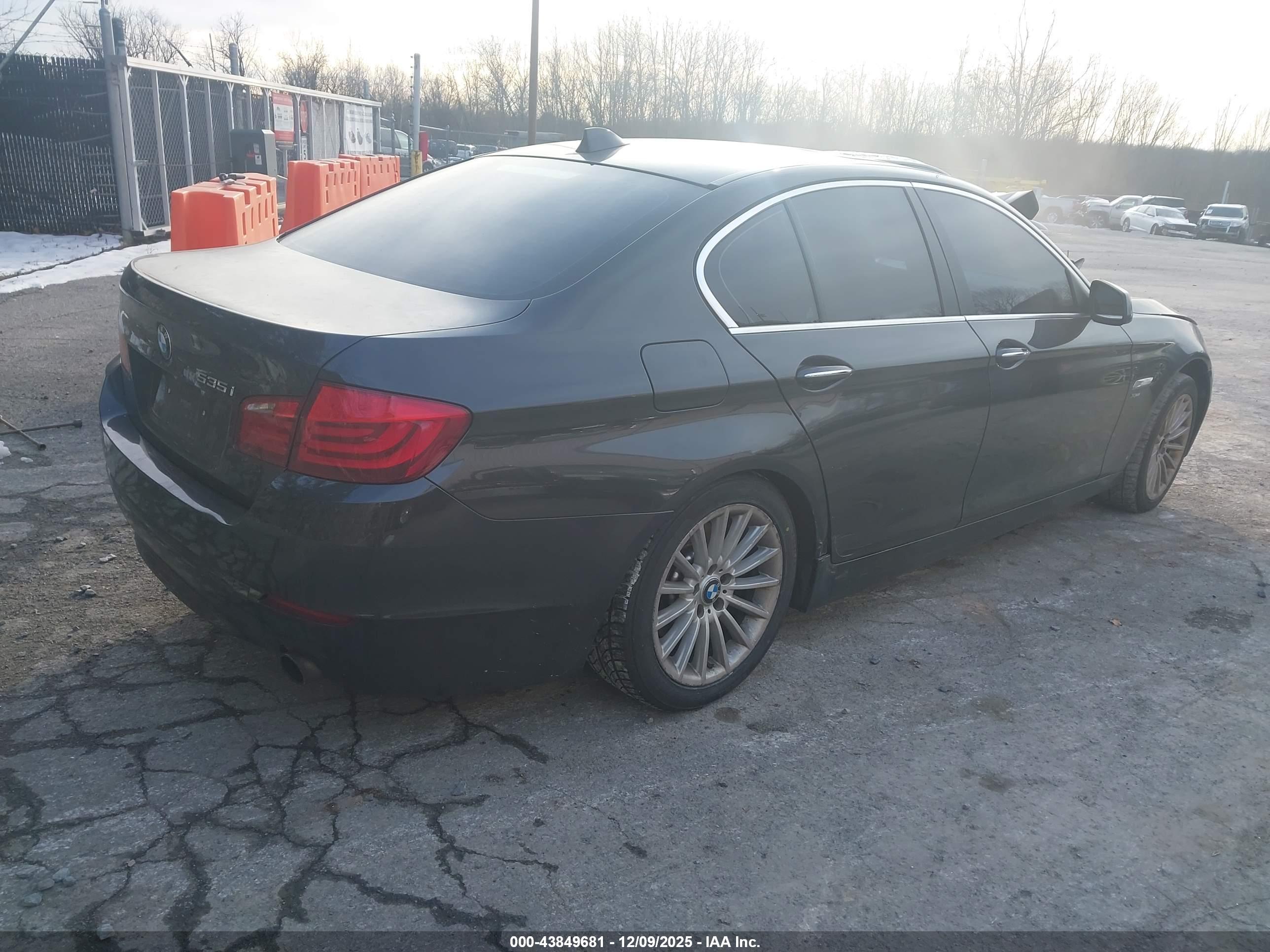 BMW 535I image 4