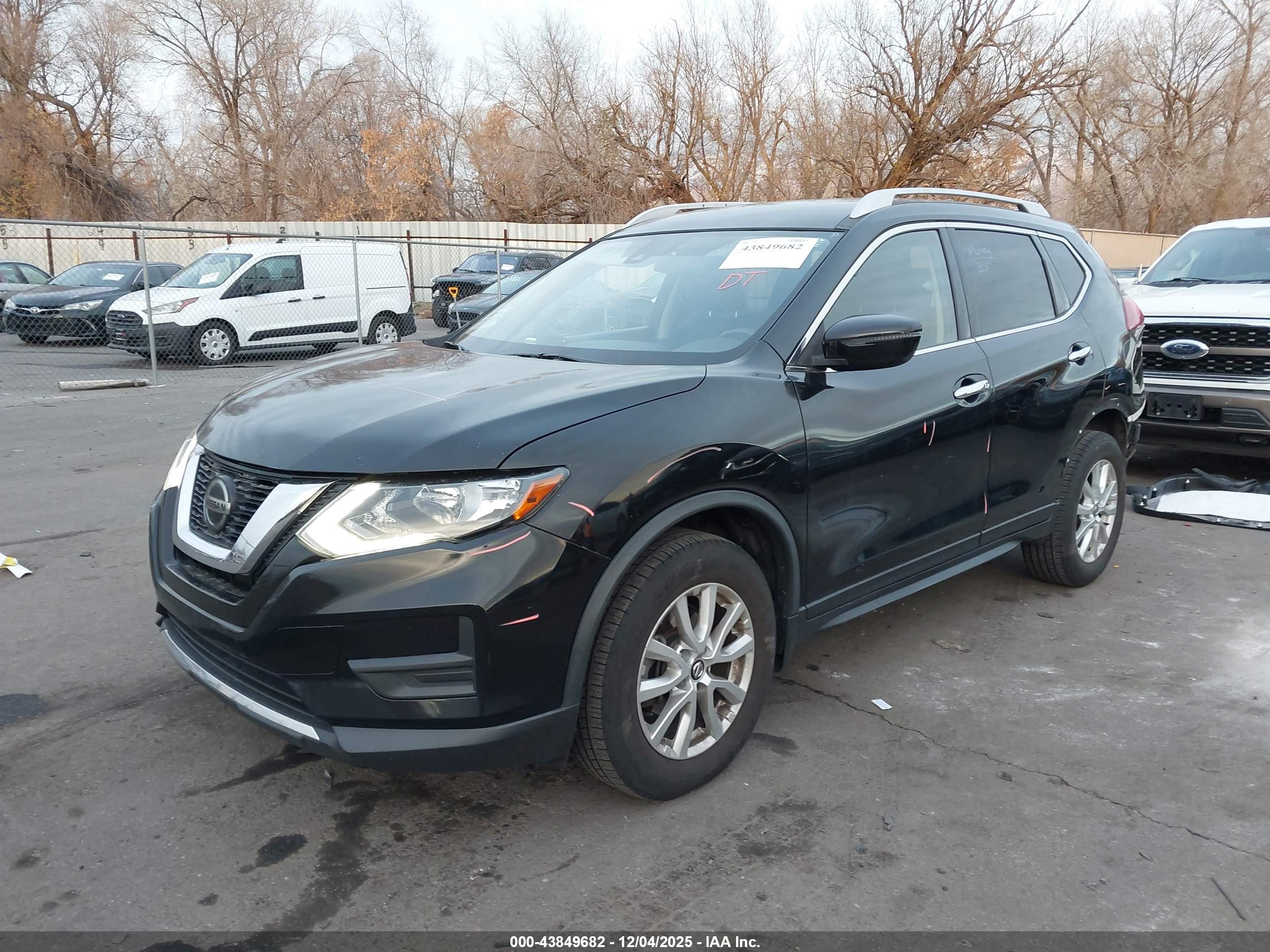 NISSAN ROGUE image 2
