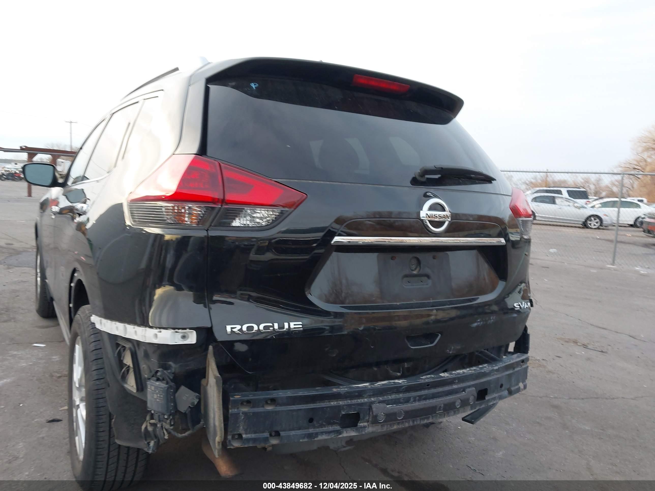 NISSAN ROGUE image 6