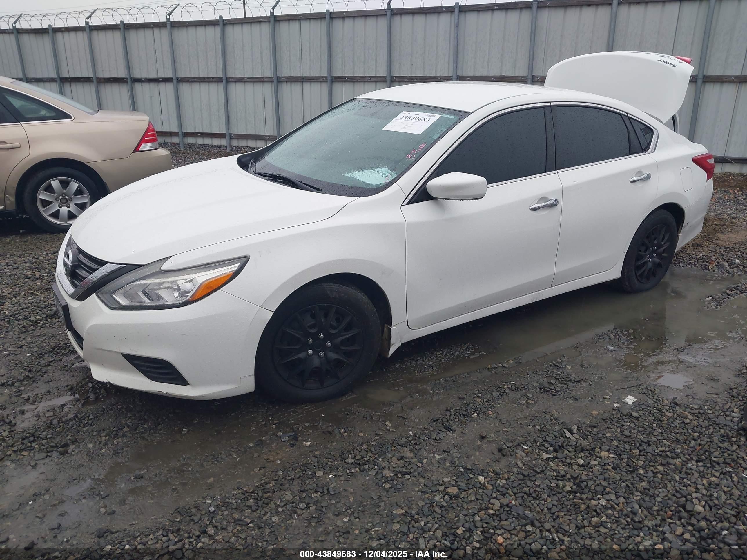 NISSAN ALTIMA image 2