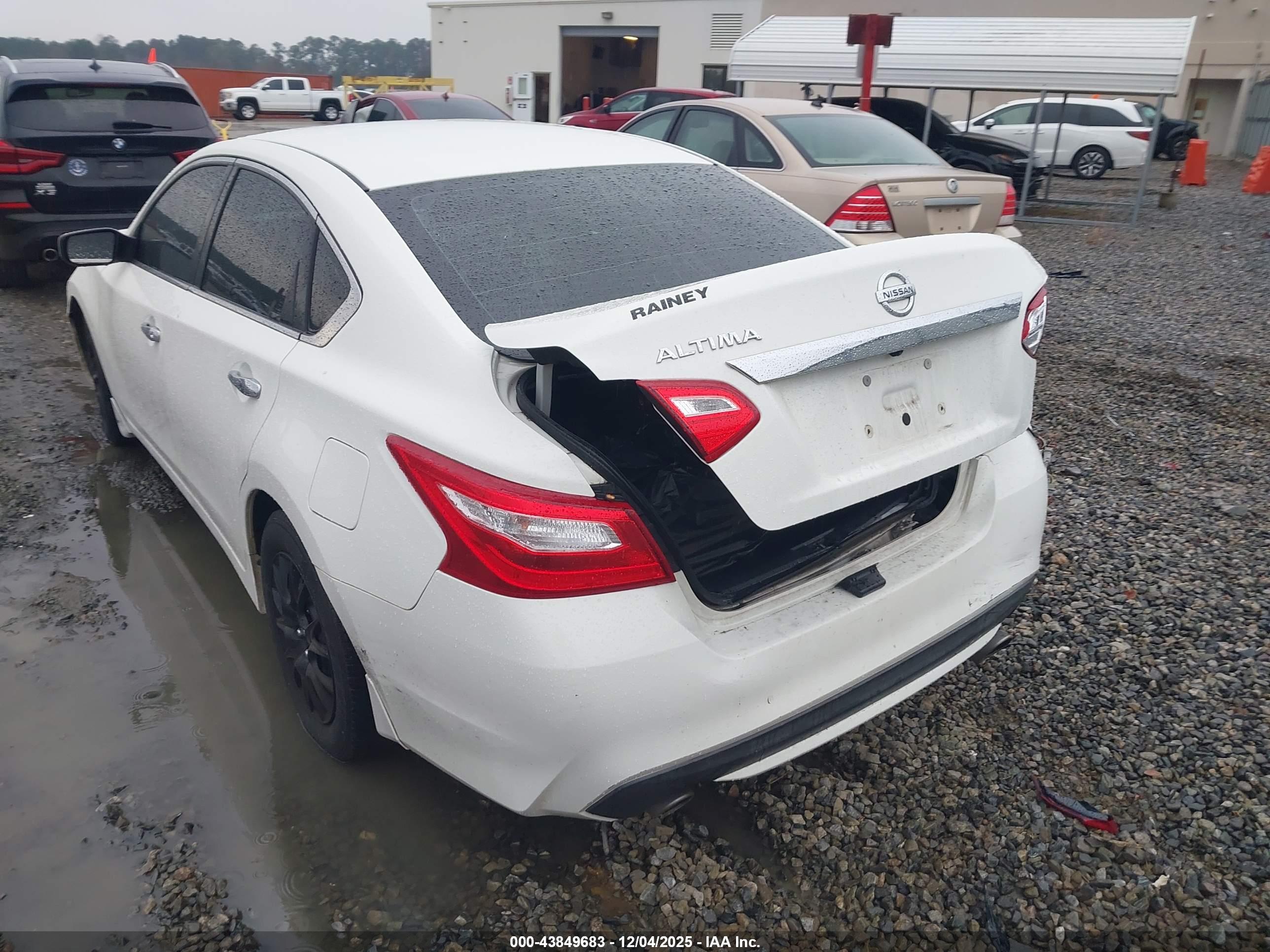 NISSAN ALTIMA image 6