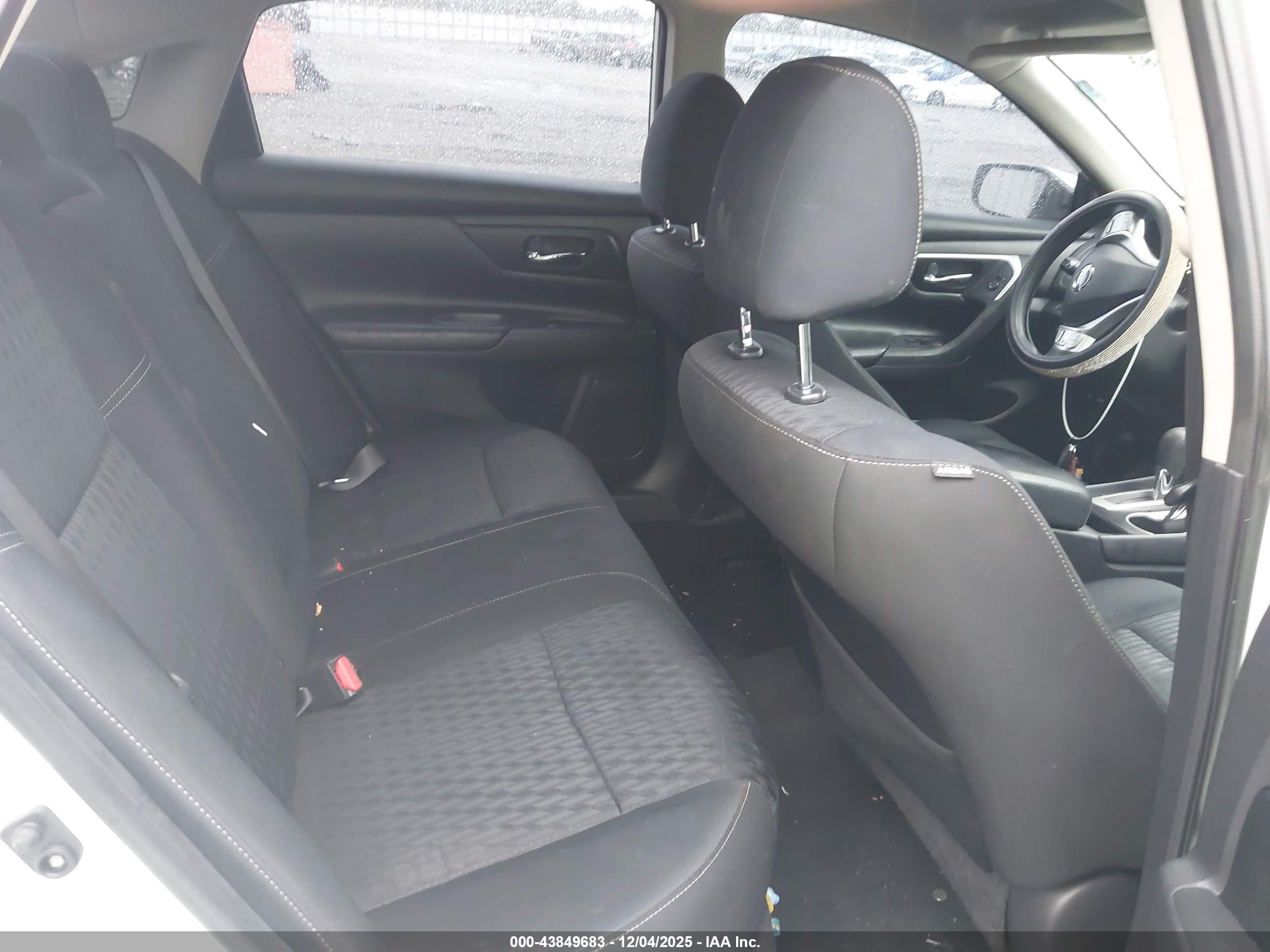 NISSAN ALTIMA image 8
