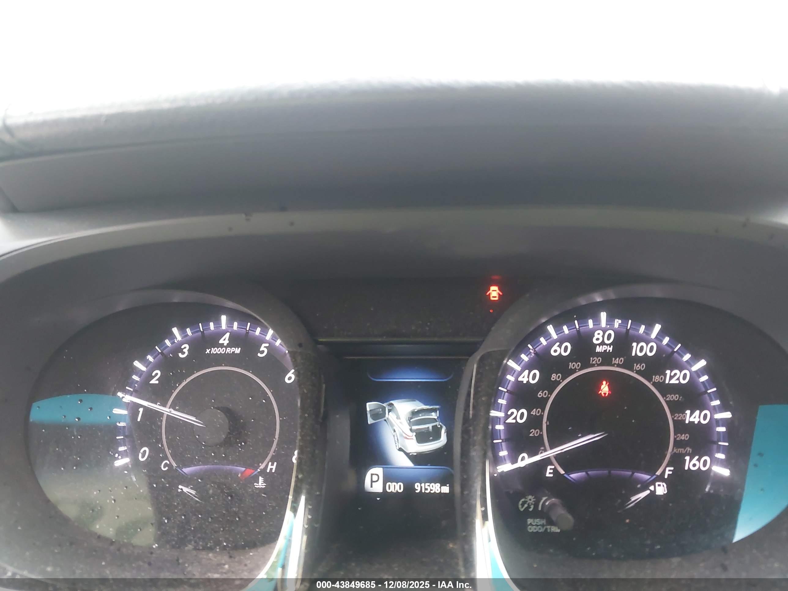 TOYOTA AVALON image 7
