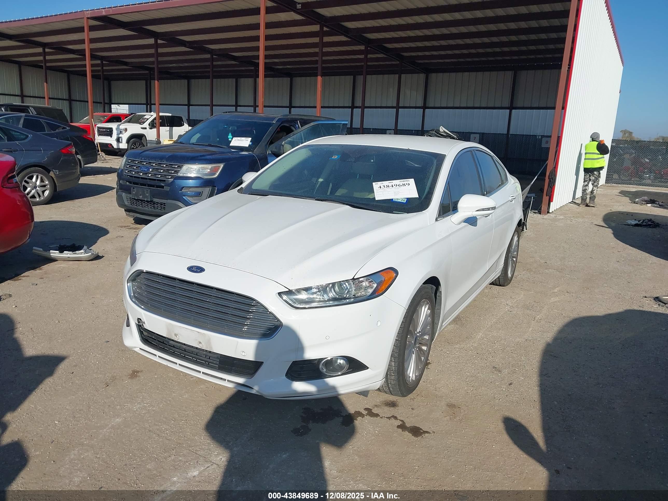 FORD FUSION image 2
