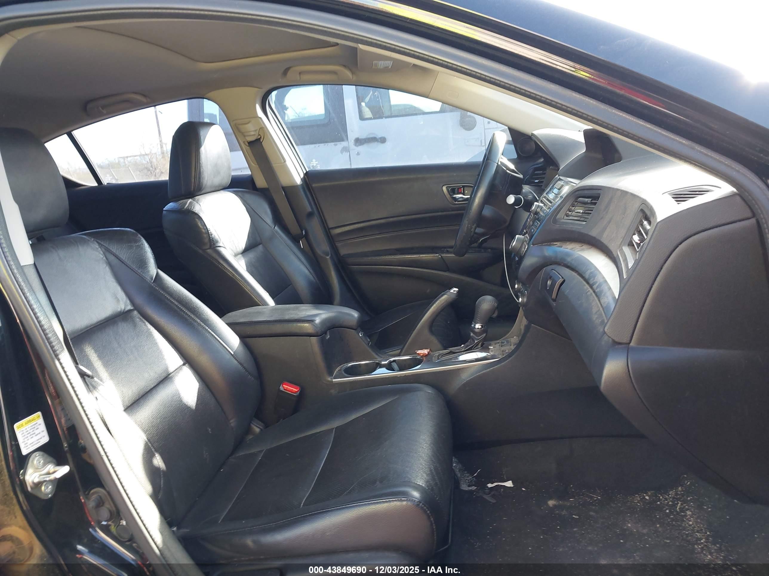 ACURA ILX image 5