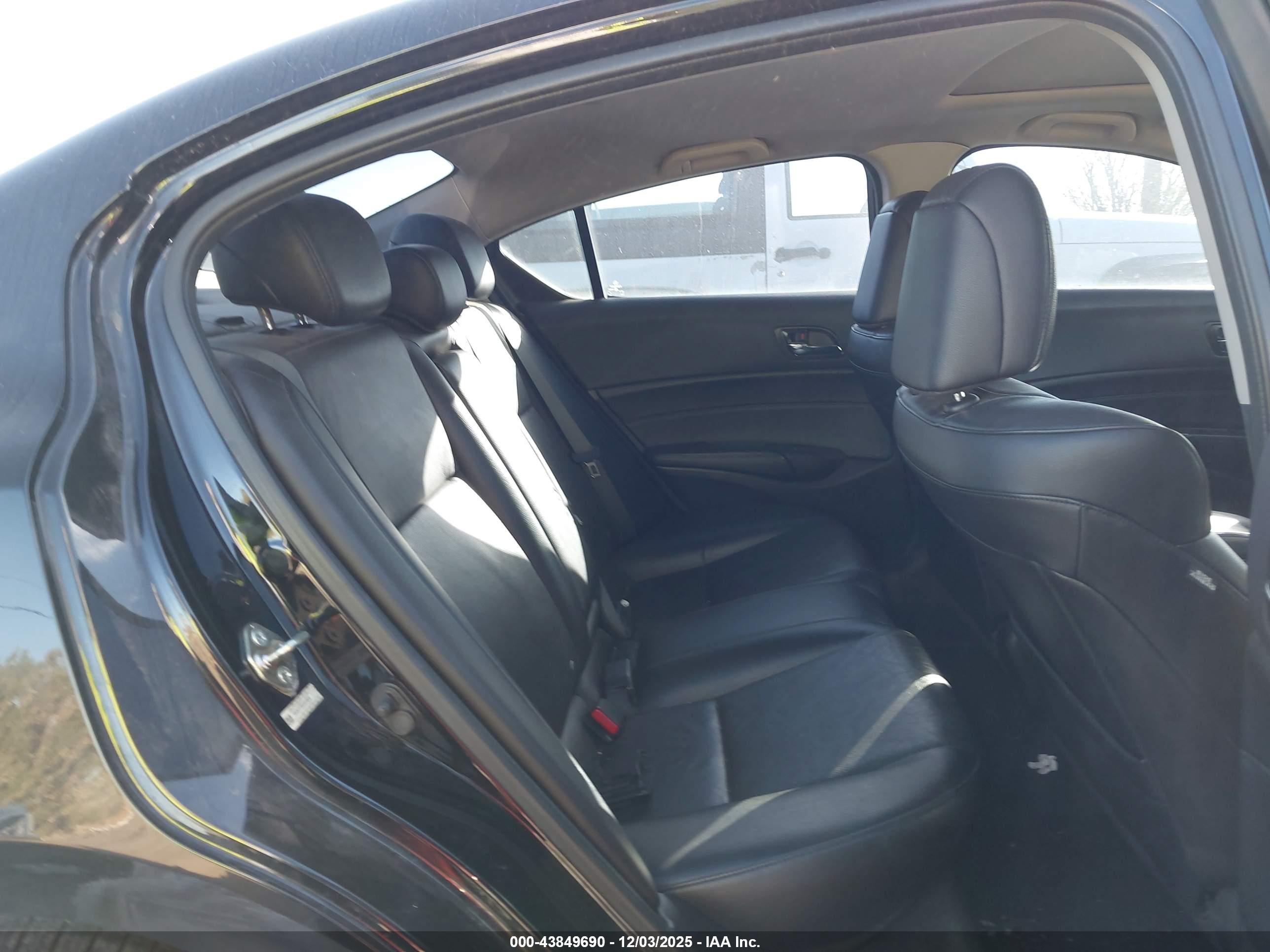 ACURA ILX image 8