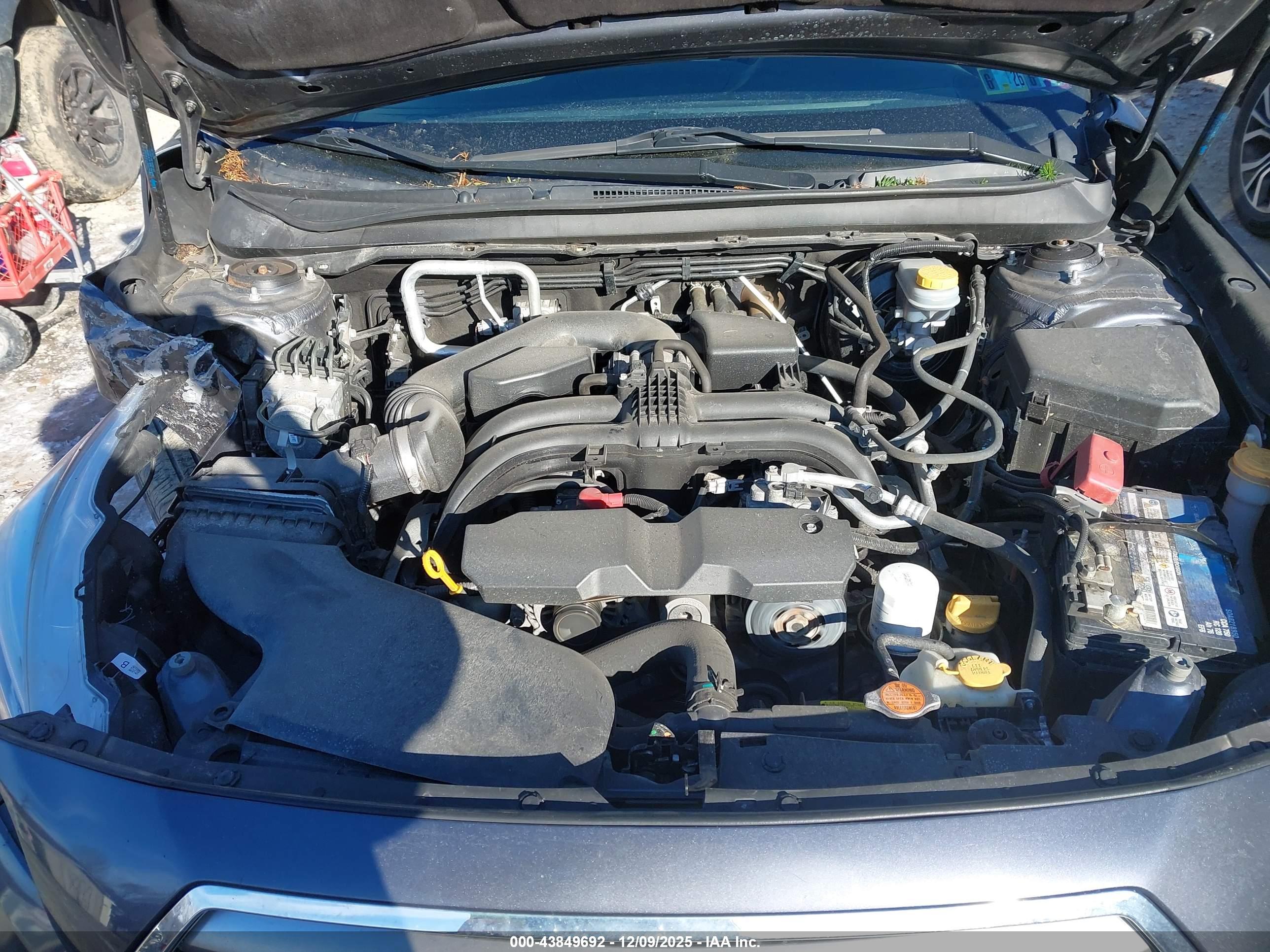SUBARU OUTBACK image 10