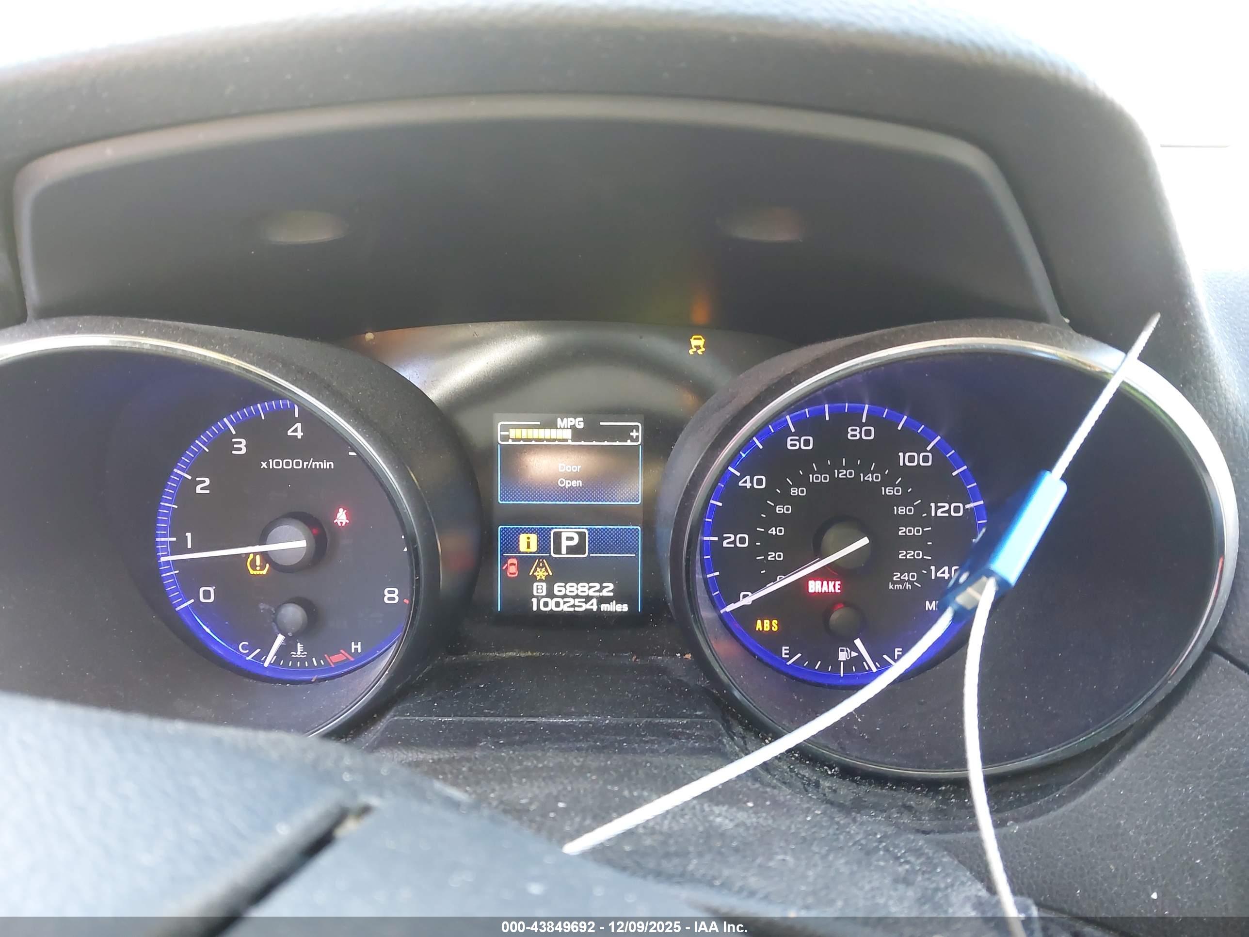 SUBARU OUTBACK image 7