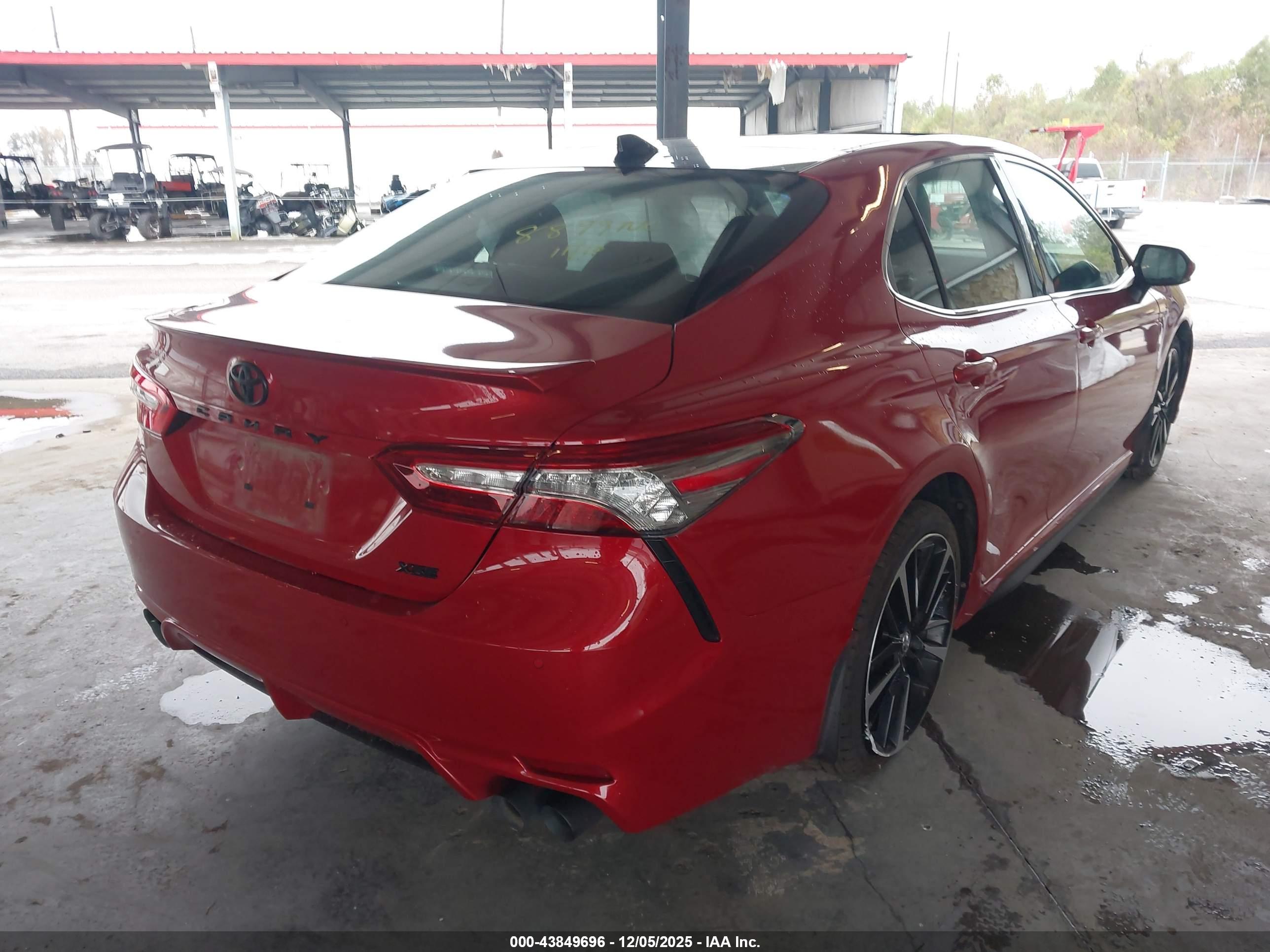 TOYOTA CAMRY image 4