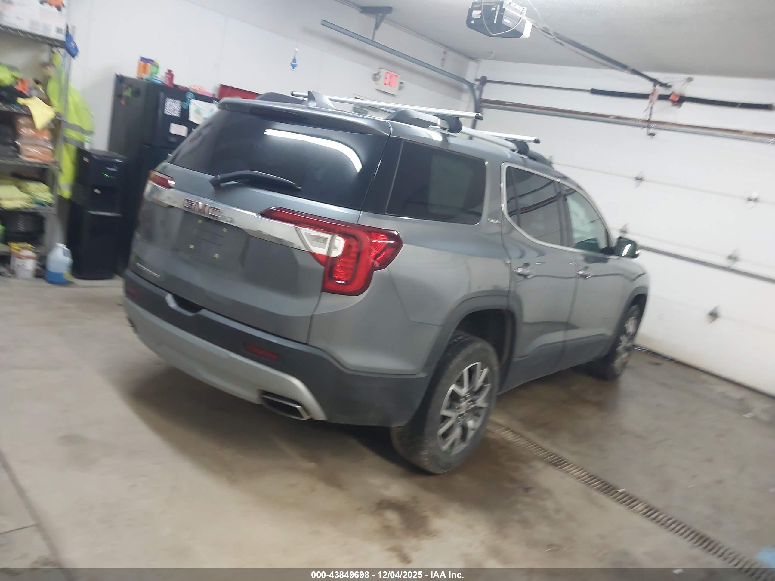 GMC ACADIA image 4