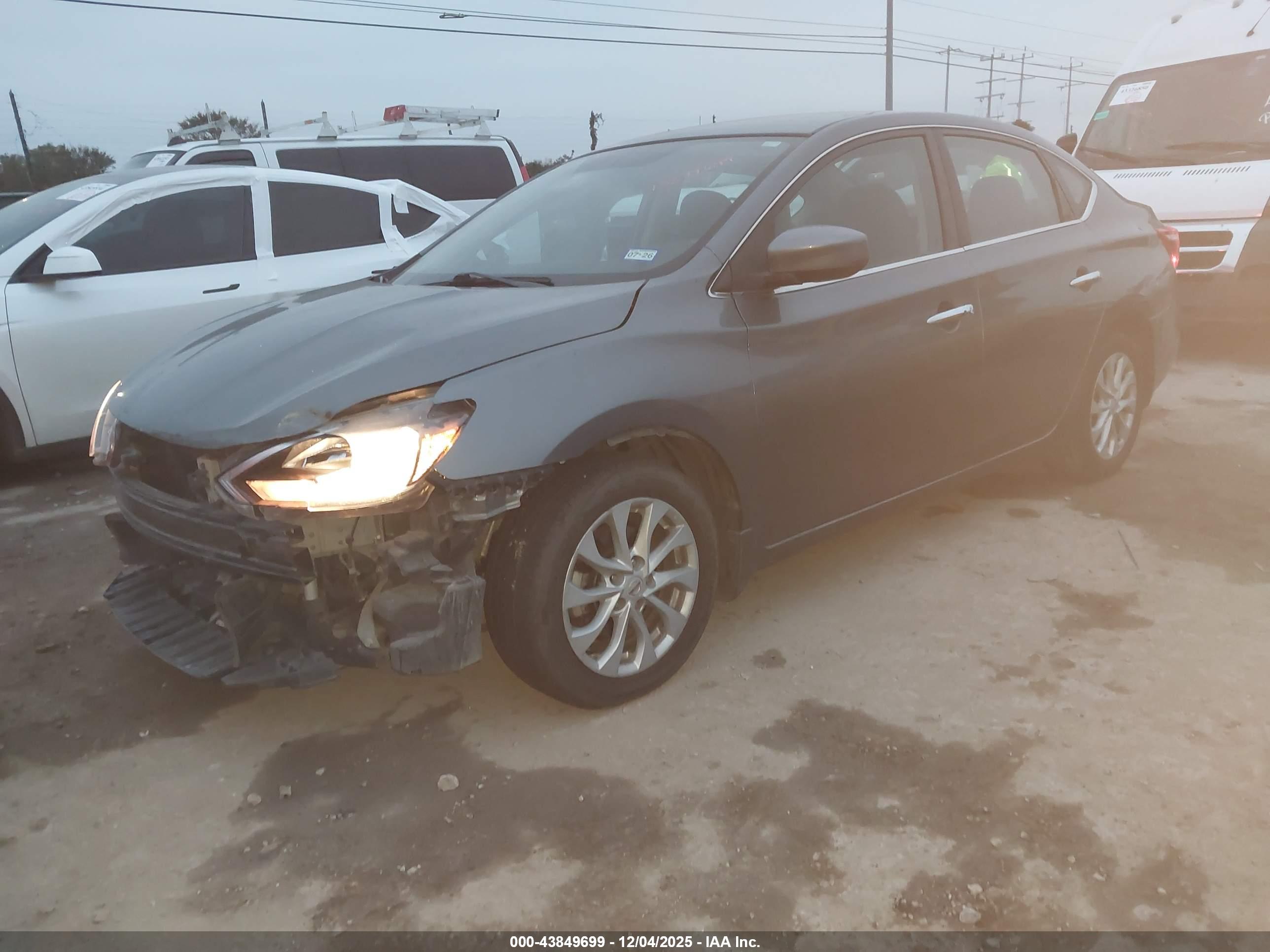 NISSAN SENTRA image 2
