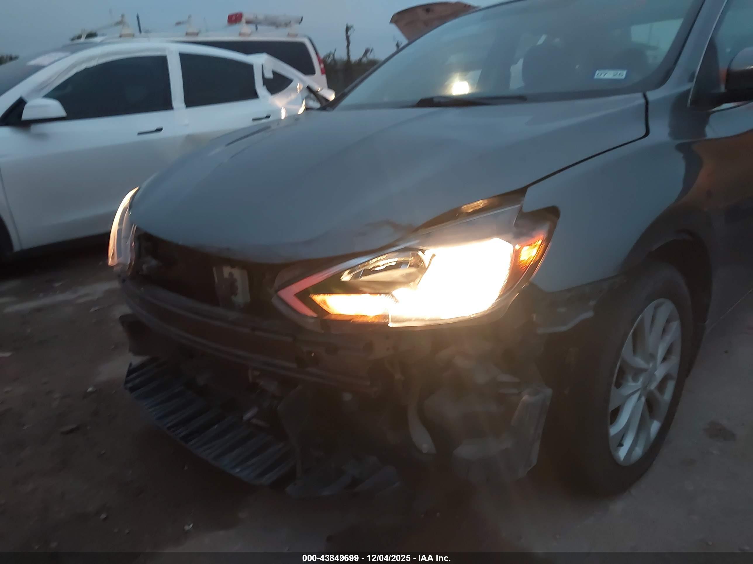NISSAN SENTRA image 6