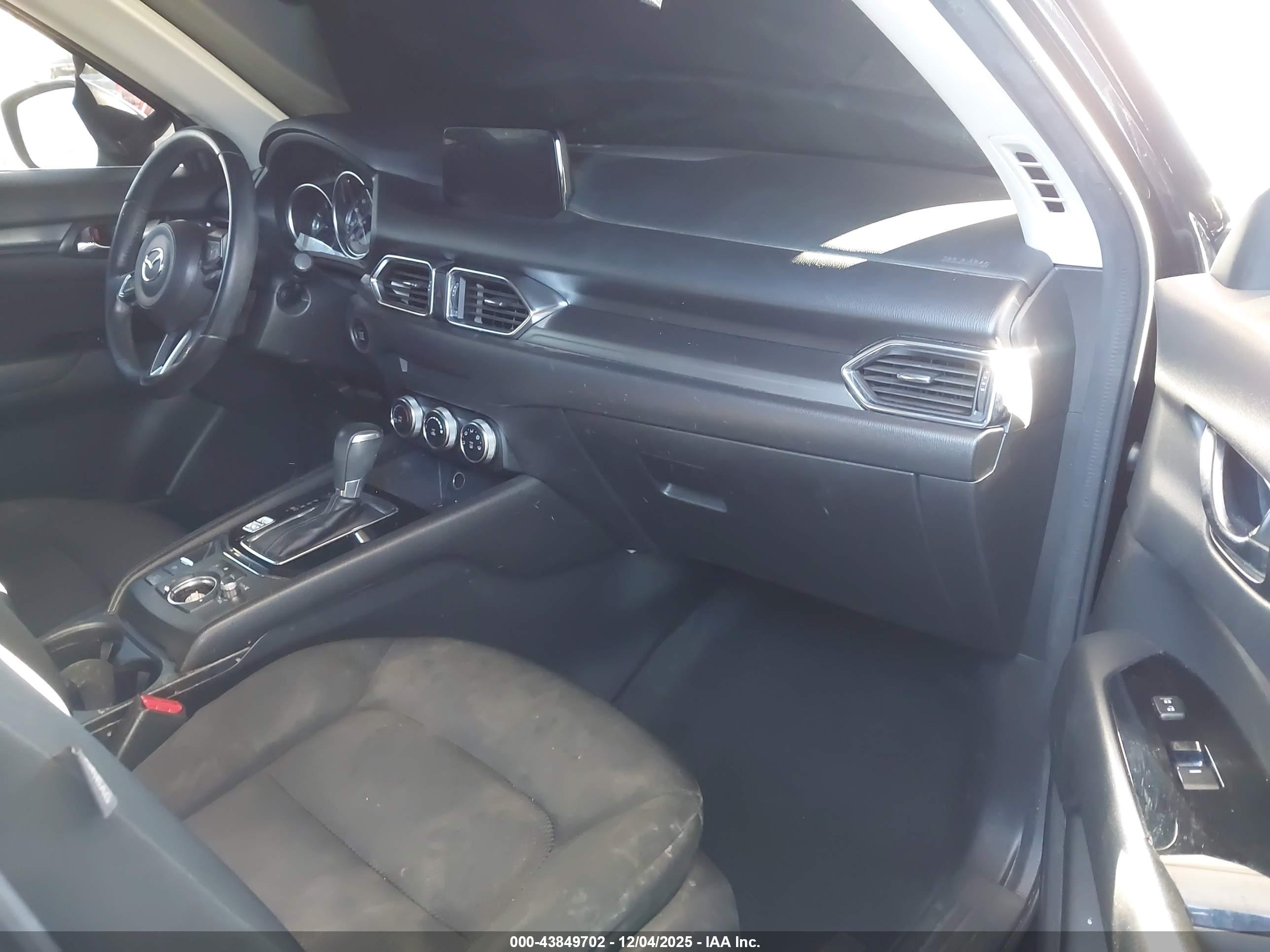 MAZDA CX-5 image 5