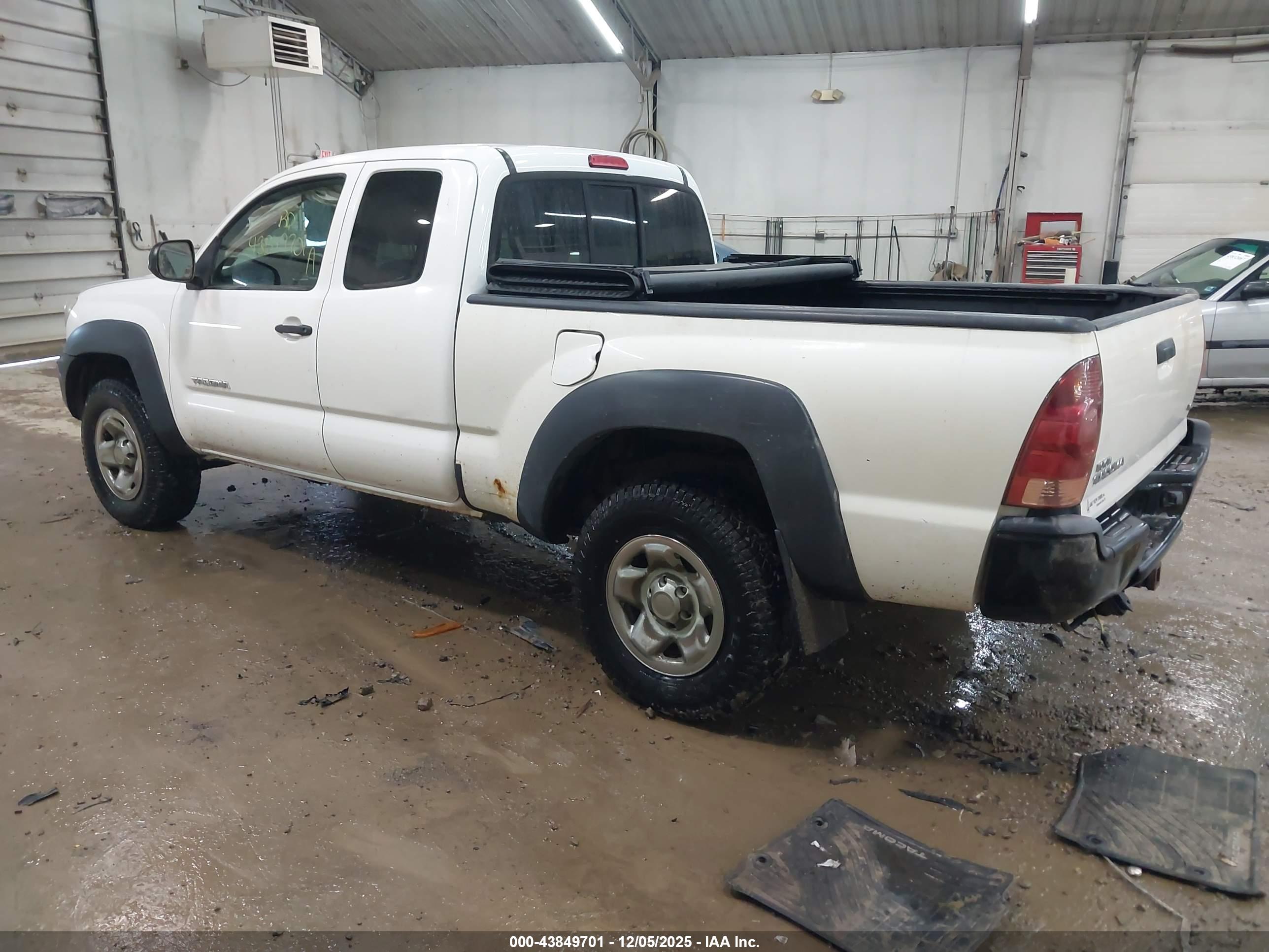 TOYOTA TACOMA image 3